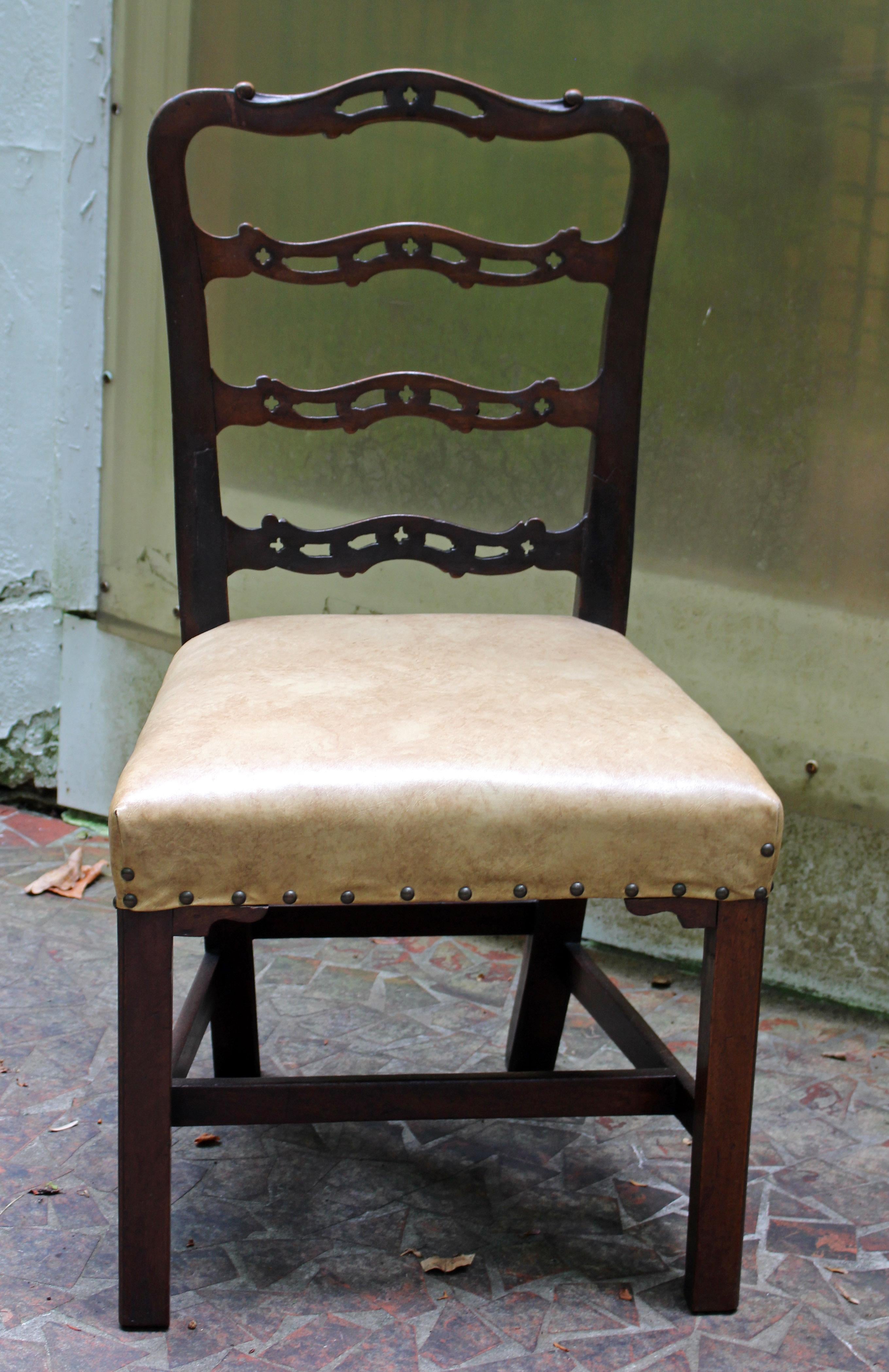 Englischer George-III-Beistellstuhl aus der Mitte des 18. Jahrhunderts im Zustand „Gut“ im Angebot in Chapel Hill, NC