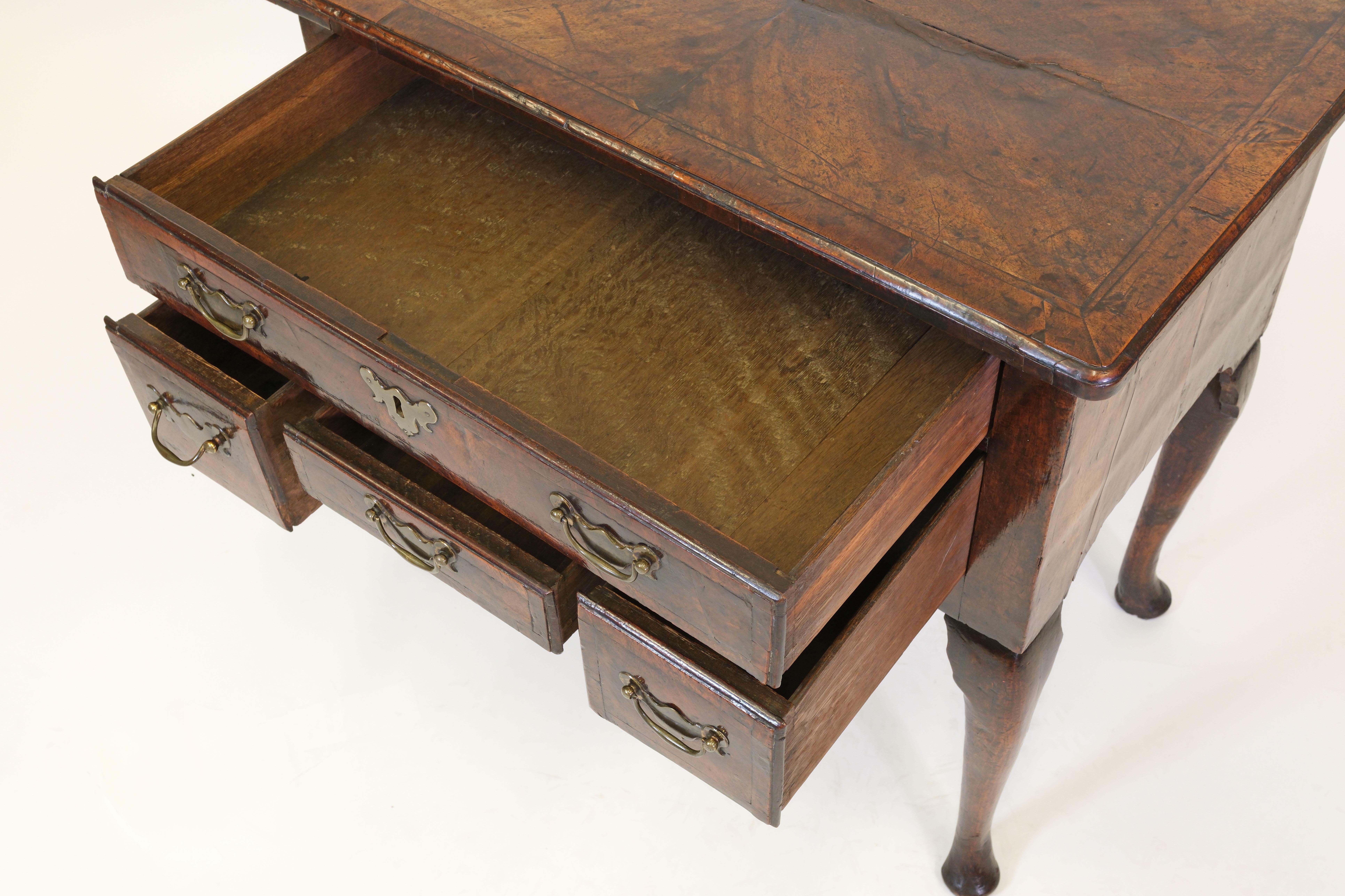 Petite table basse provinciale anglaise George II du milieu du 18e siècle en vente 3