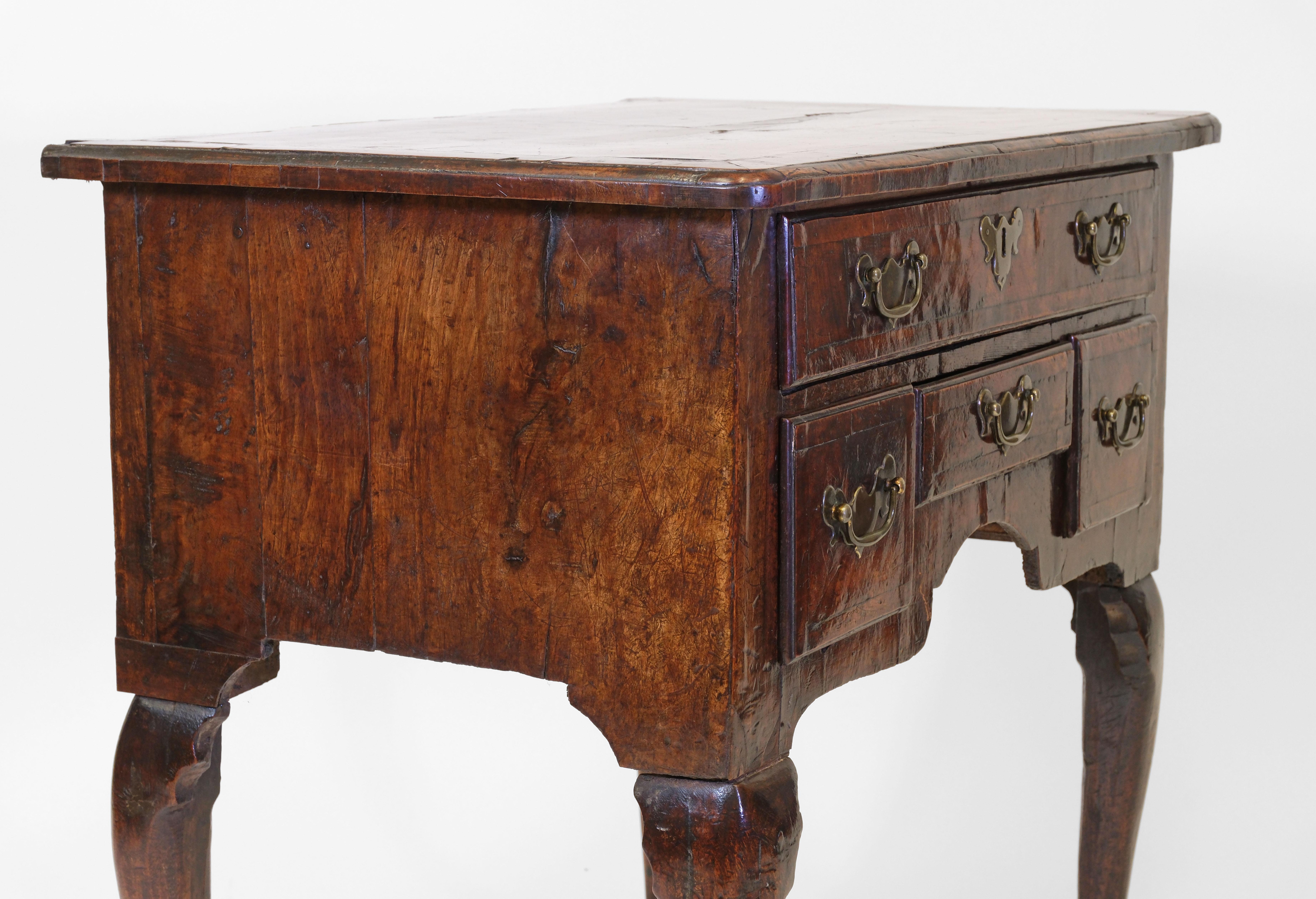 Petite table basse provinciale anglaise George II du milieu du 18e siècle en vente 5