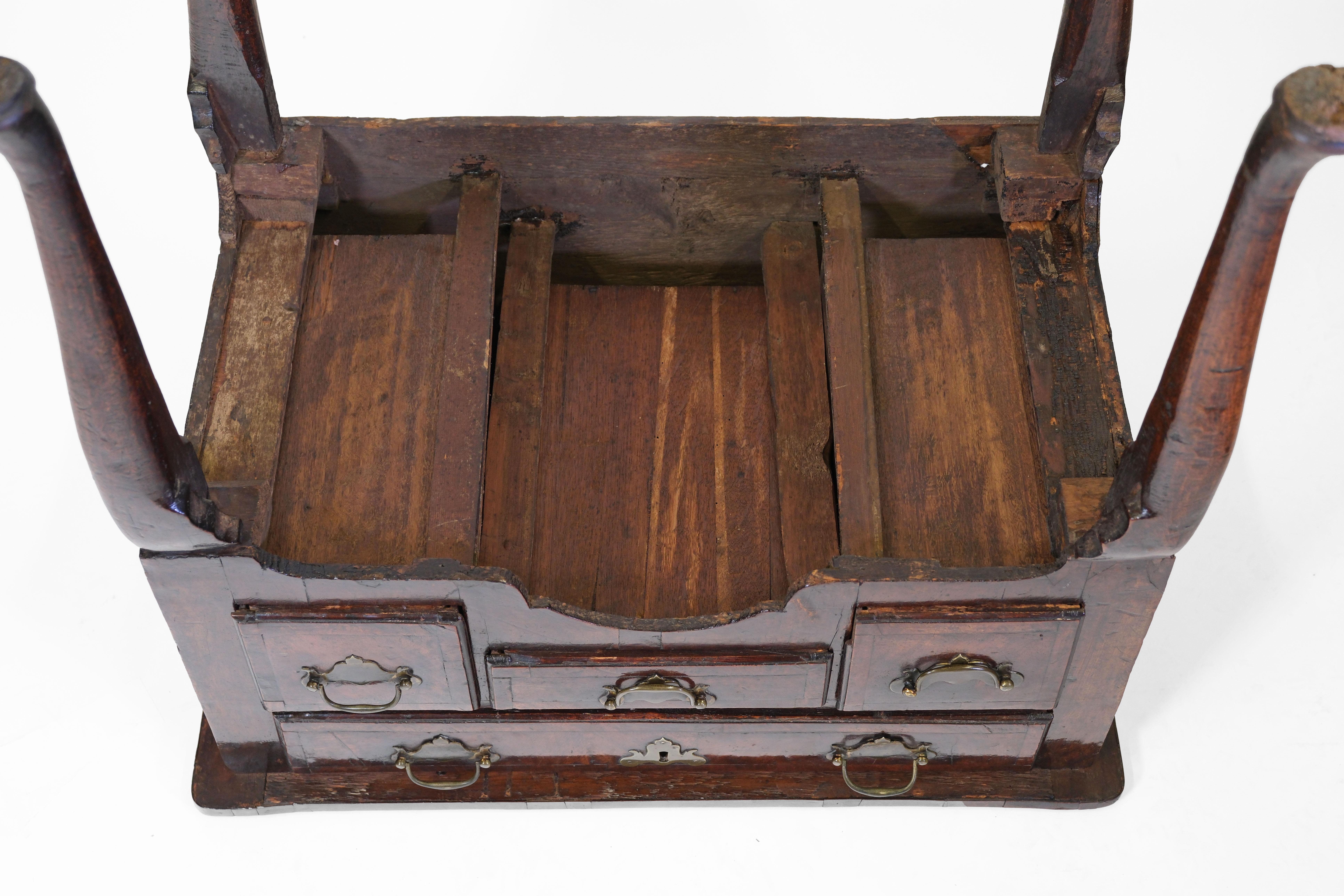 Petite table basse provinciale anglaise George II du milieu du 18e siècle en vente 11