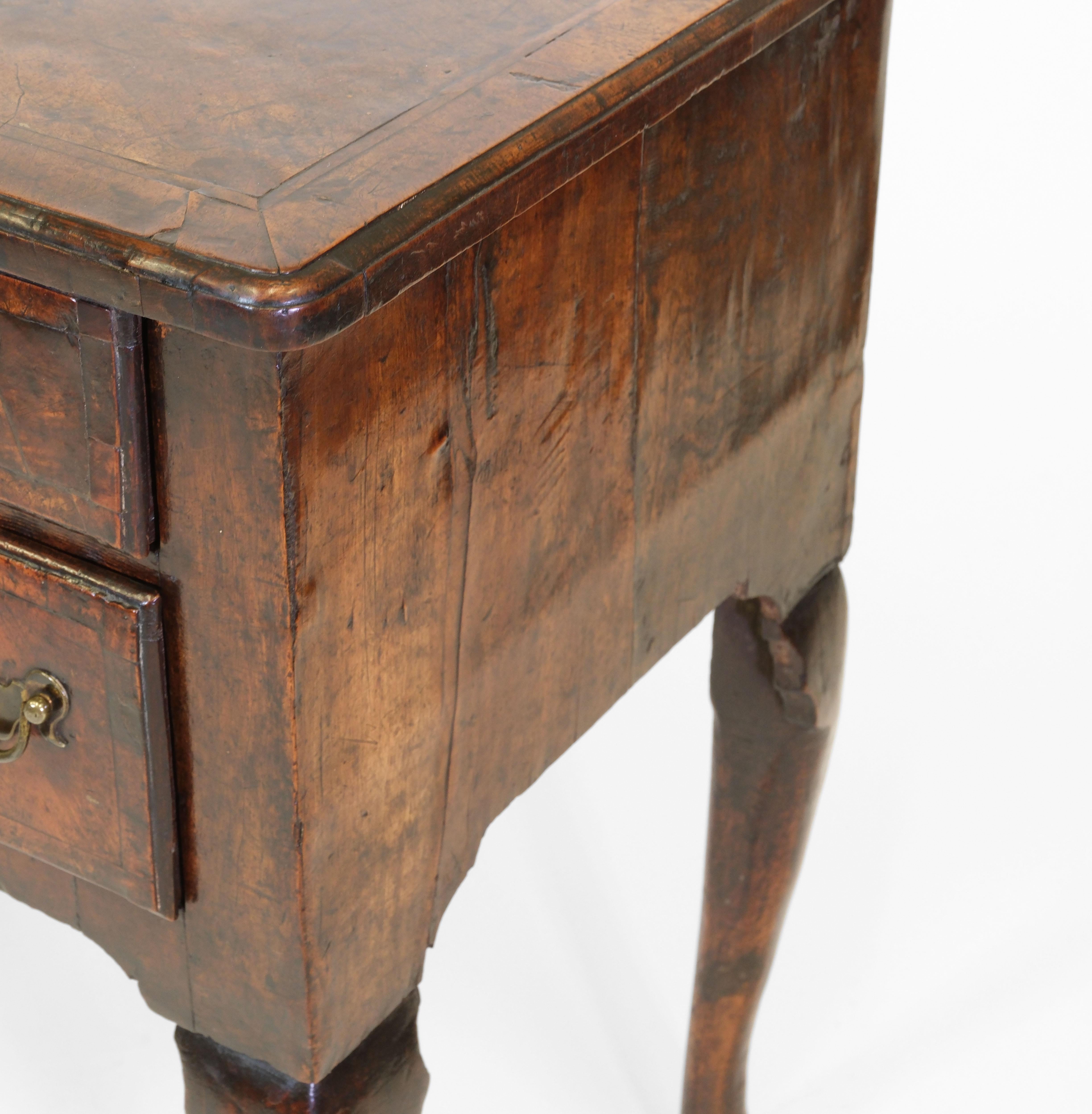 Petite table basse provinciale anglaise George II du milieu du 18e siècle en vente 1