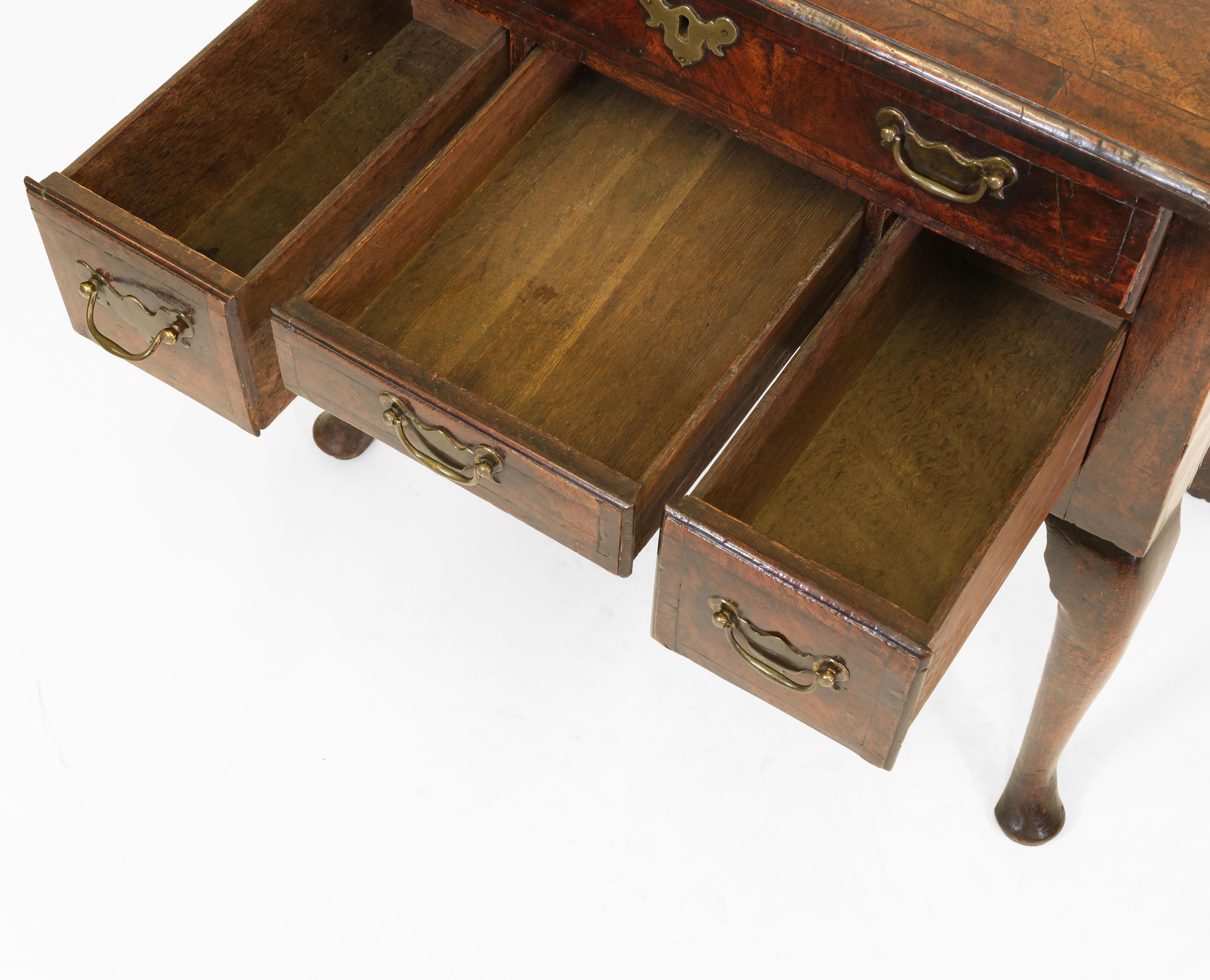 Petite table basse provinciale anglaise George II du milieu du 18e siècle en vente 2