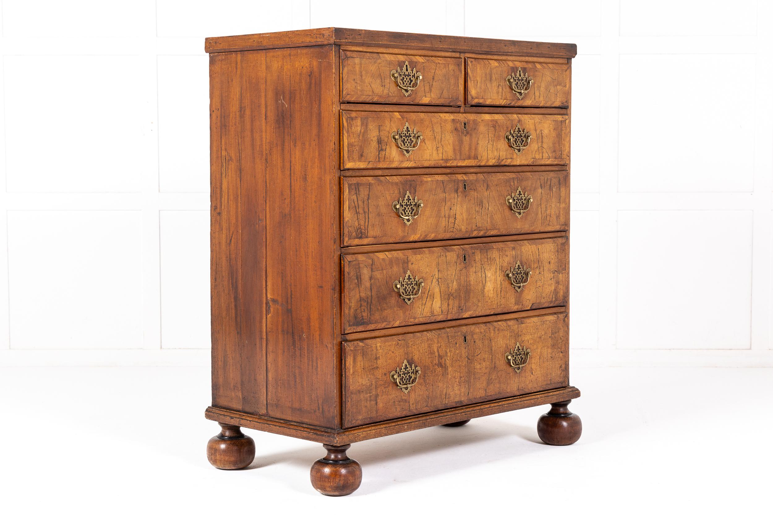 Mid 18th Century English Walnut Chest of Drawers For Sale 3