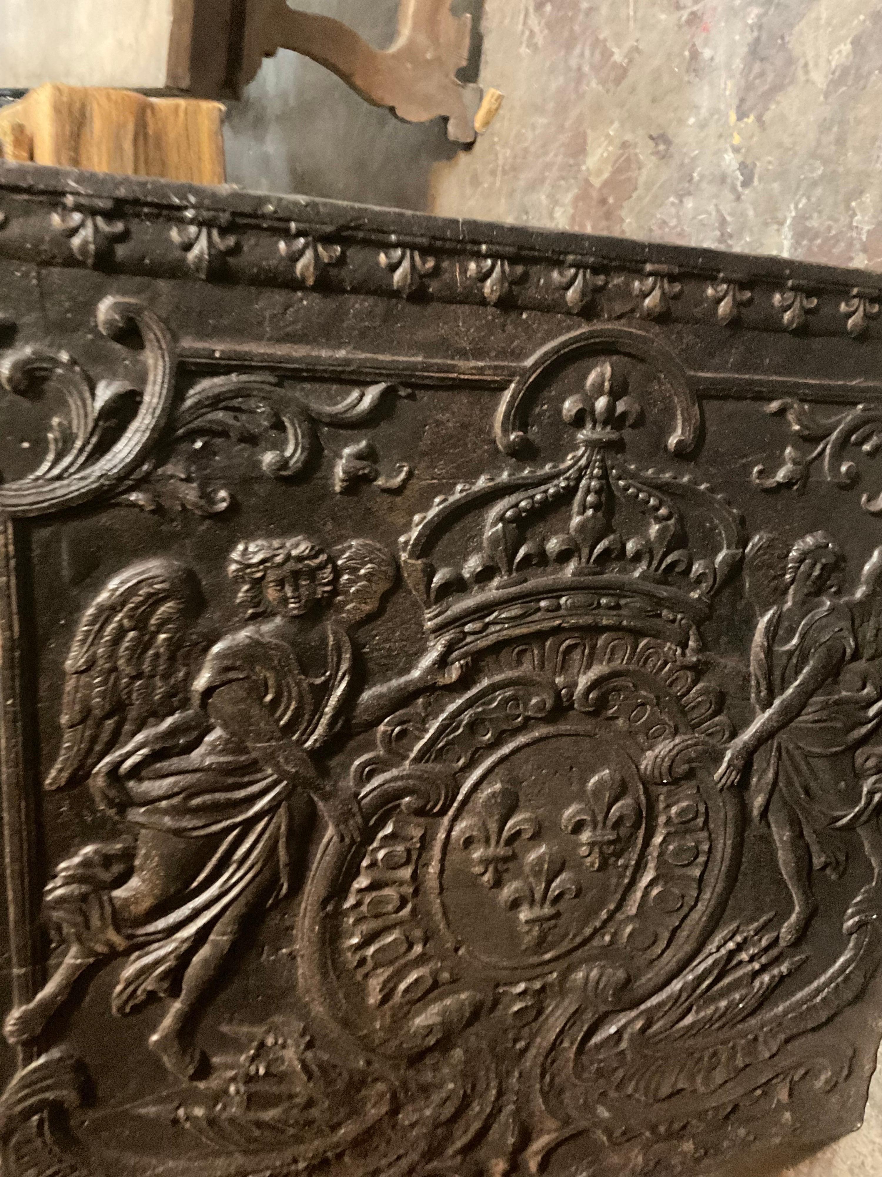 Antico focolare della metà del XVIII secolo in Francia.