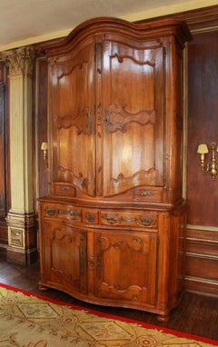 Mid-18th Century French Grand Buffet a Deux Corps of Walnut and Cherry Wood