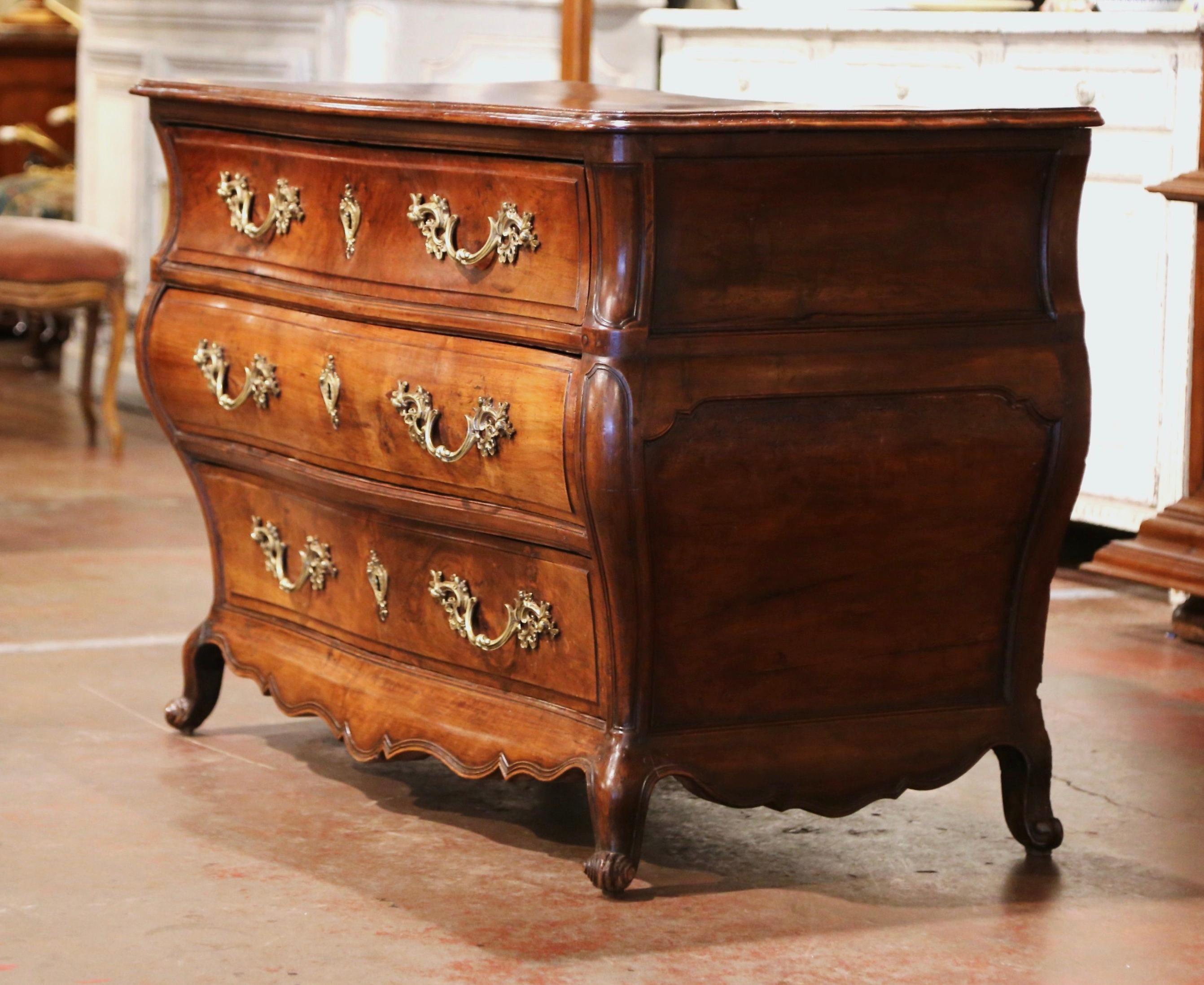 Mid-18th Century French Louis XV Carved Mahogany Chest of Drawers from Bordeaux For Sale 7