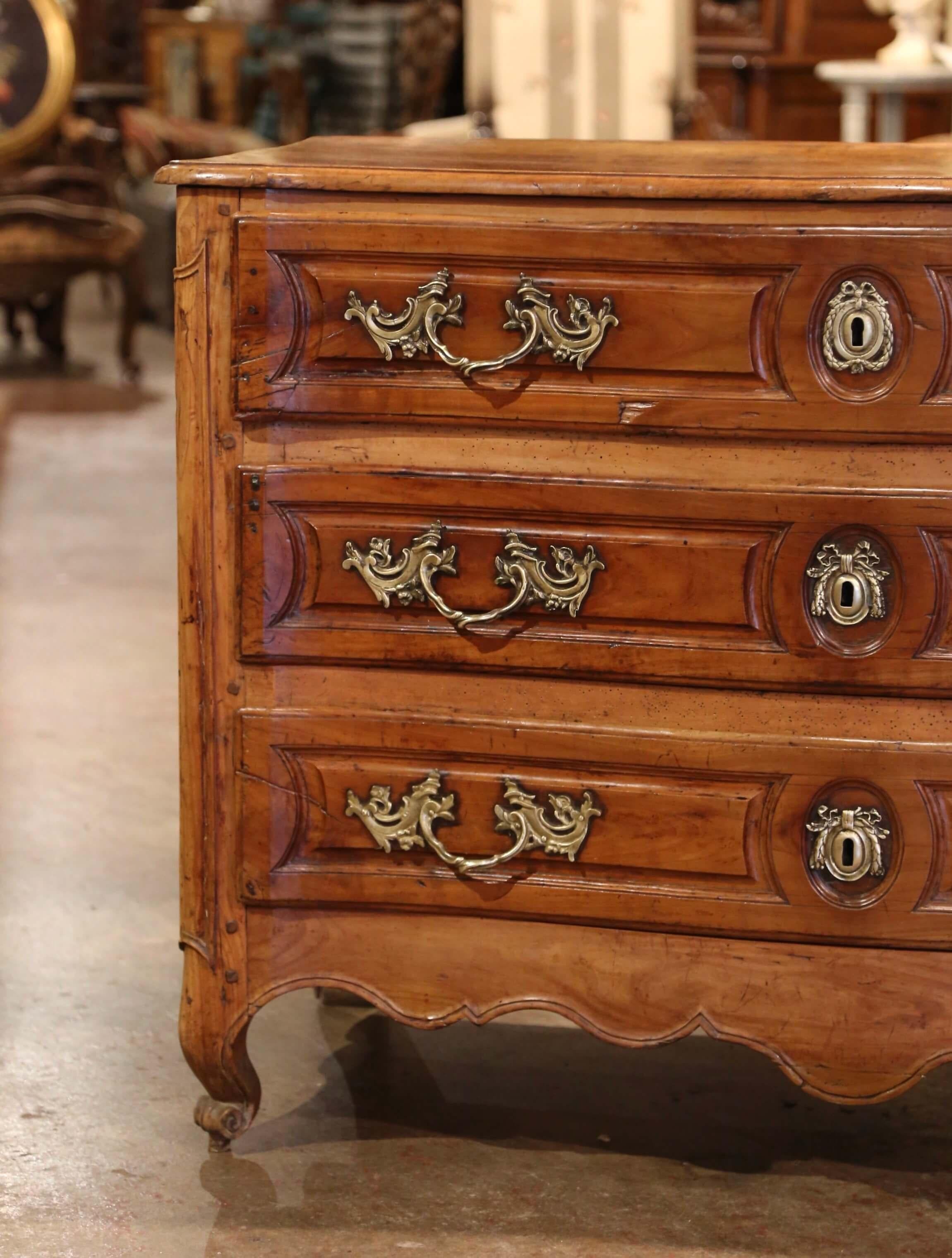 Mid-18th Century French Louis XV Carved Walnut Three Drawer Commode Chest In Excellent Condition For Sale In Dallas, TX