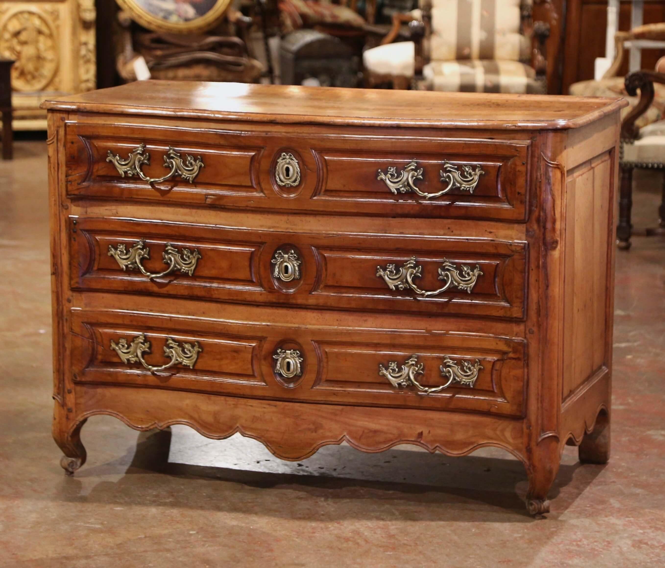 Mid-18th Century French Louis XV Carved Walnut Three Drawer Commode Chest For Sale 1