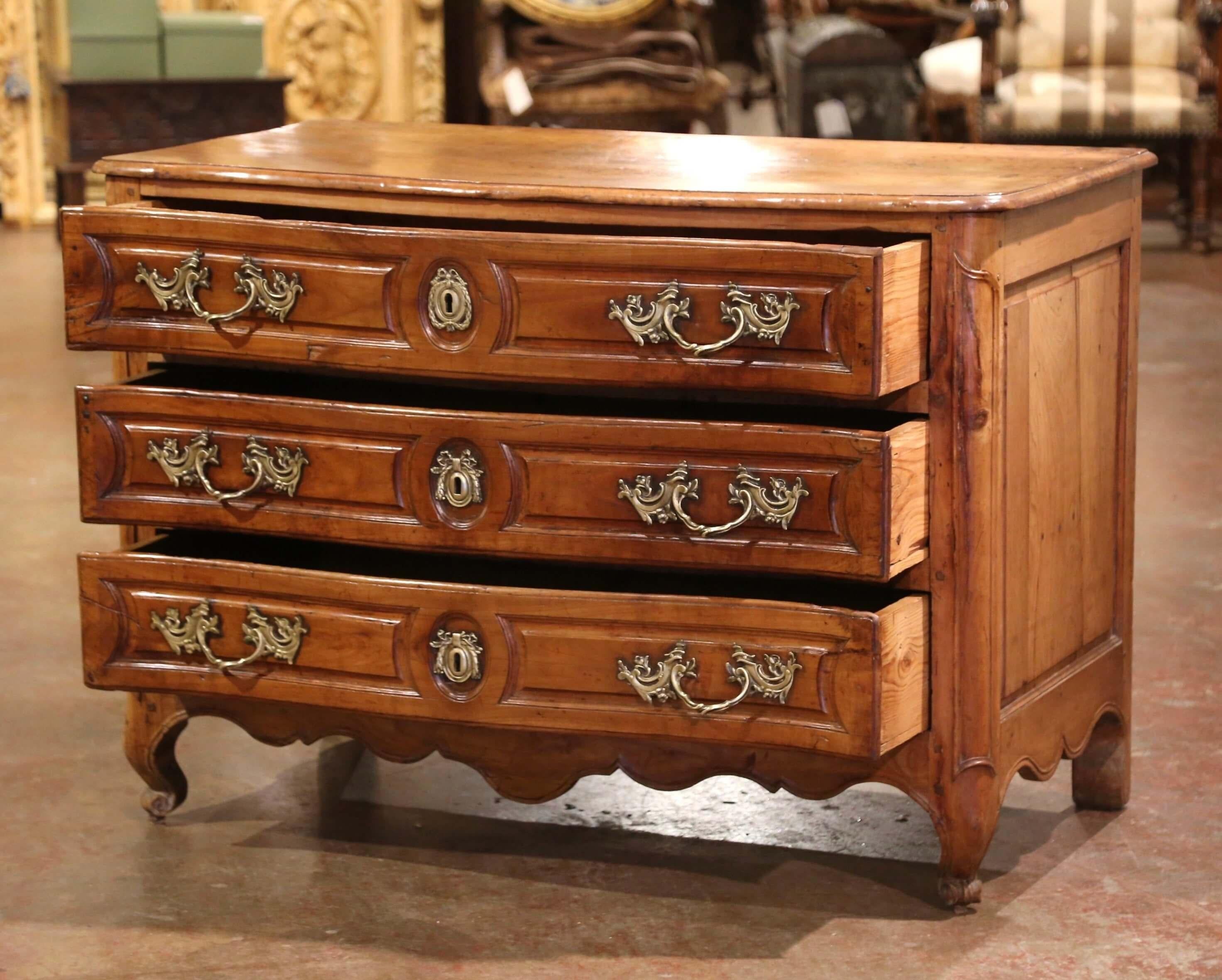 Mid-18th Century French Louis XV Carved Walnut Three Drawer Commode Chest For Sale 4