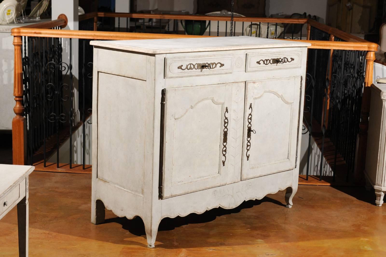 Mid-18th Century French Louis XV Period Painted Buffet with Drawers and Doors For Sale 4