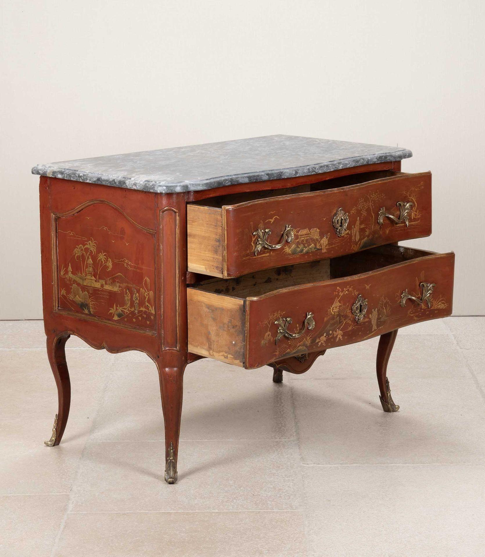 Mid-18th Century French Louis XV Red Vernis Martin Chinoiserie Lacquer Commode For Sale 1