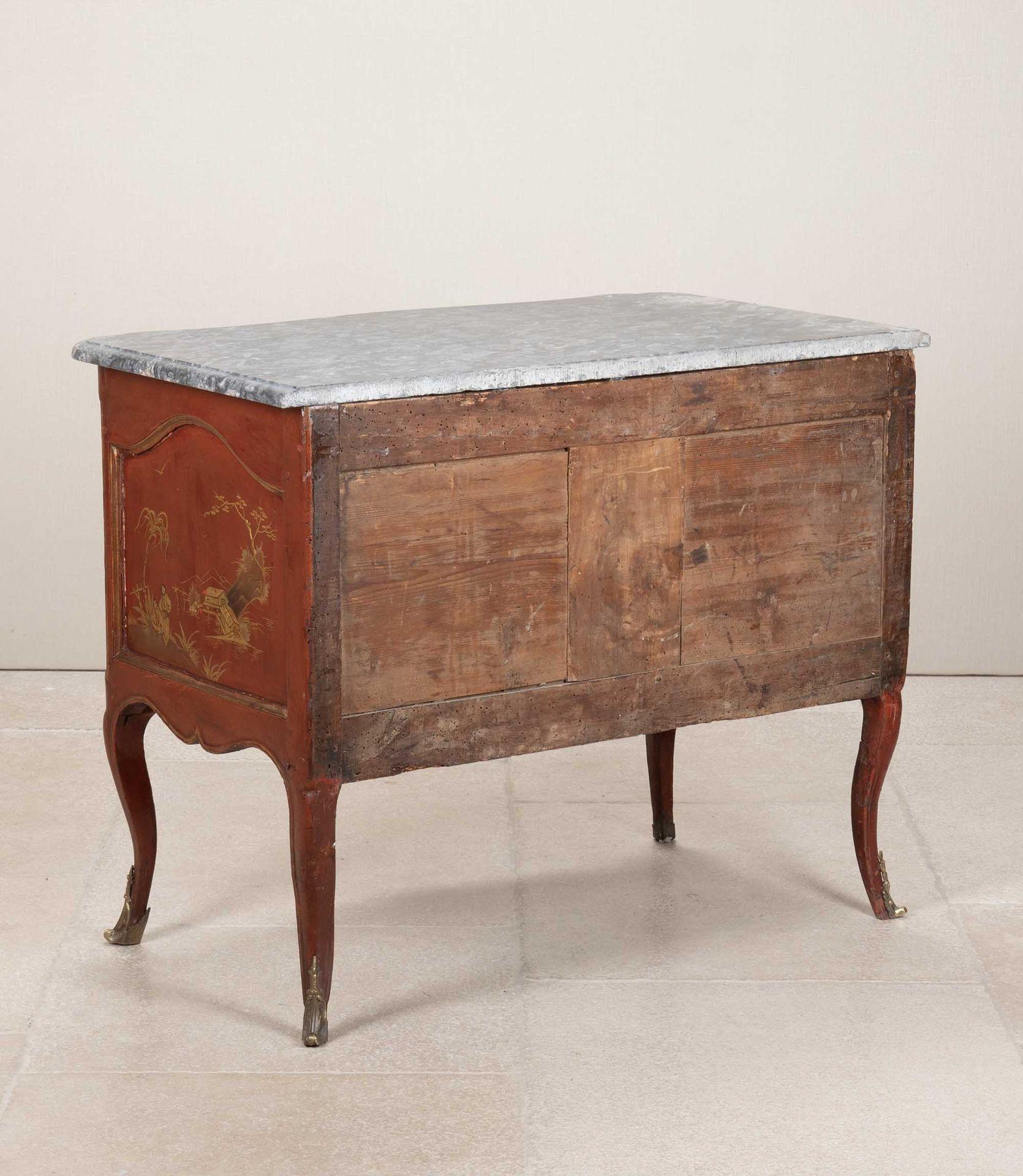 Mid-18th Century French Louis XV Red Vernis Martin Chinoiserie Lacquer Commode For Sale 2
