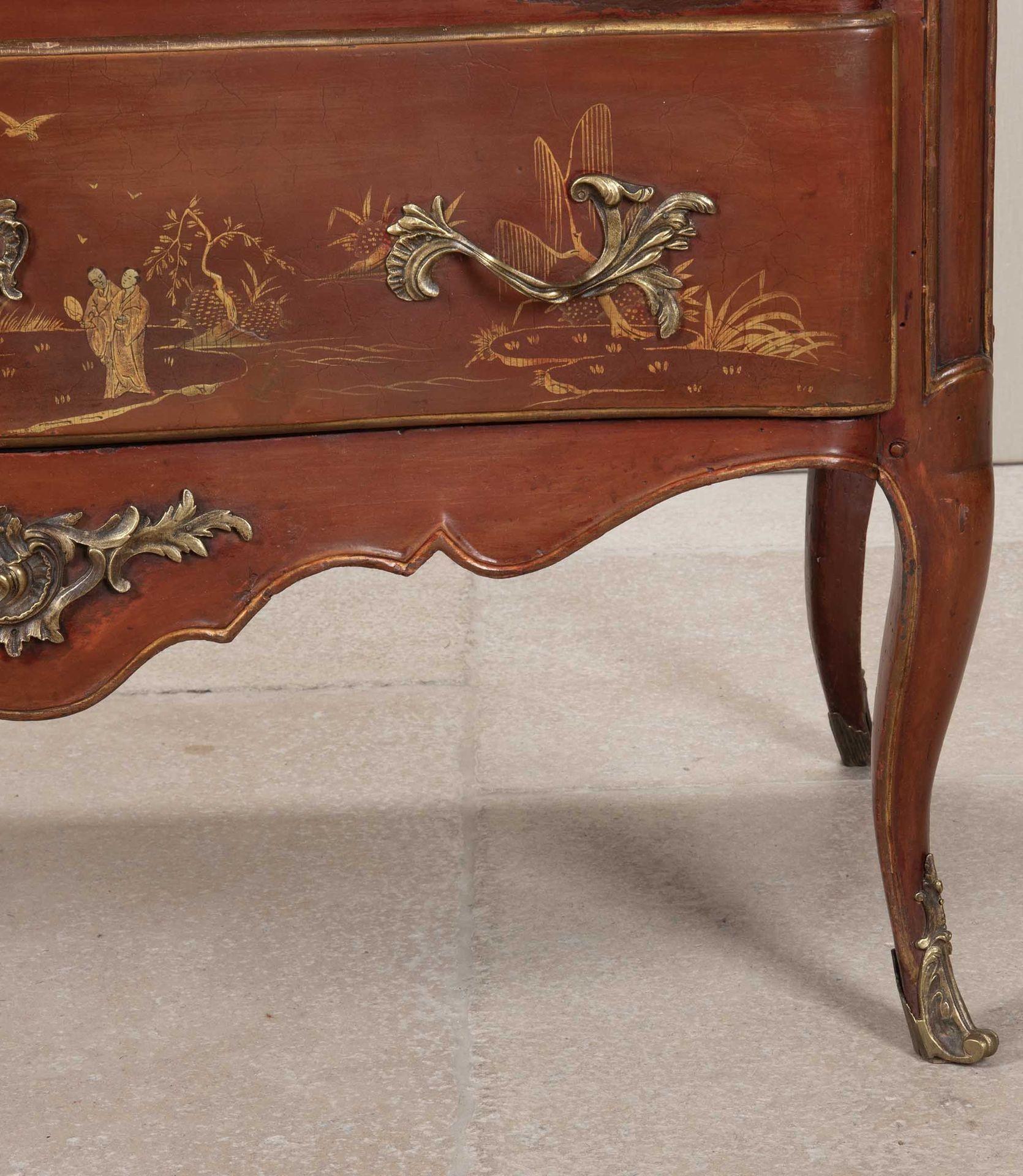 Mid-18th Century French Louis XV Red Vernis Martin Chinoiserie Lacquer Commode For Sale 3