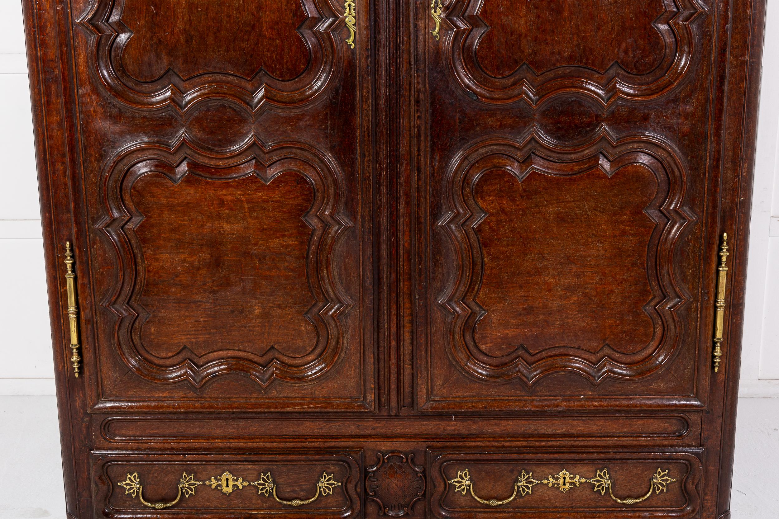 Mid 18th Century French Oak Armoire In Good Condition For Sale In Gloucestershire, GB