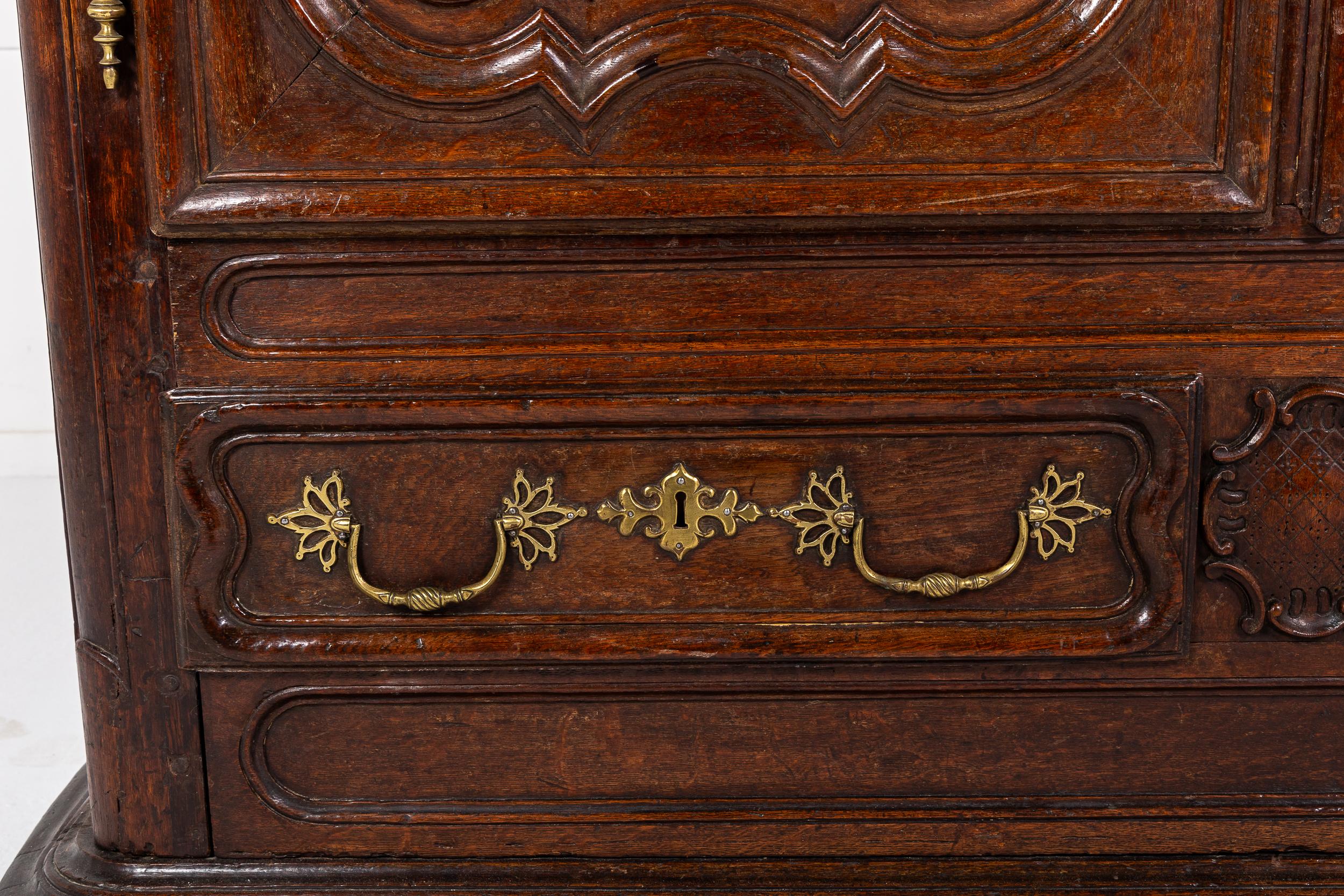 Mid 18th Century French Oak Armoire For Sale 2