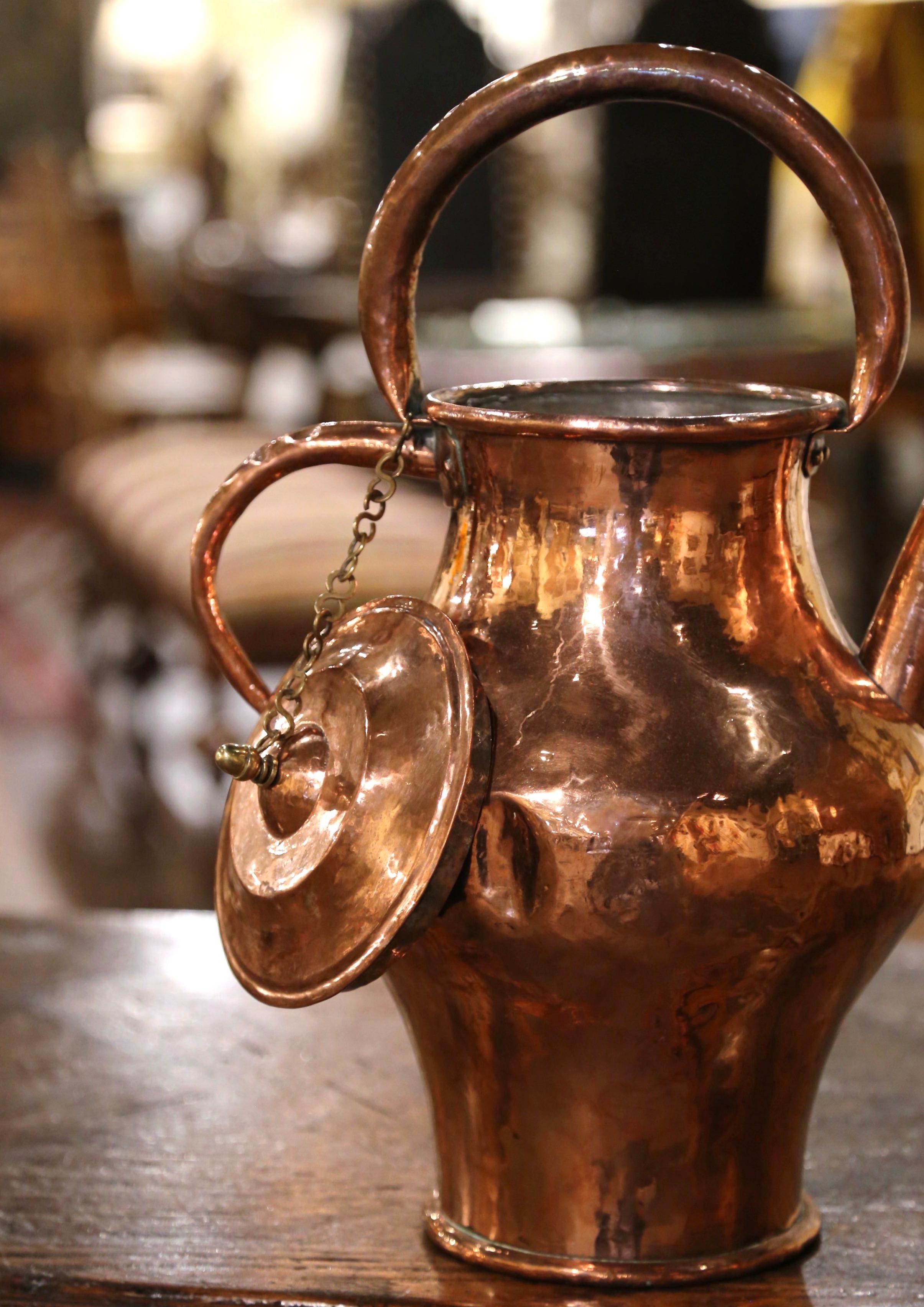Mid-18th Century French Polished Copper Water Pitcher with Lid For Sale 1