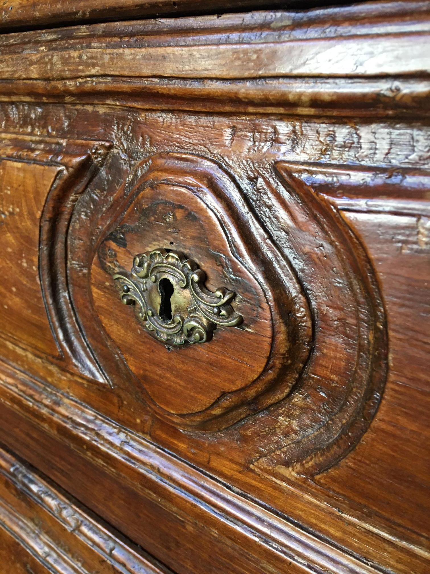 Mid 18th Century French Provincial Carved Walnut Commode or Chest of Drawers In Good Condition For Sale In Savannah, GA