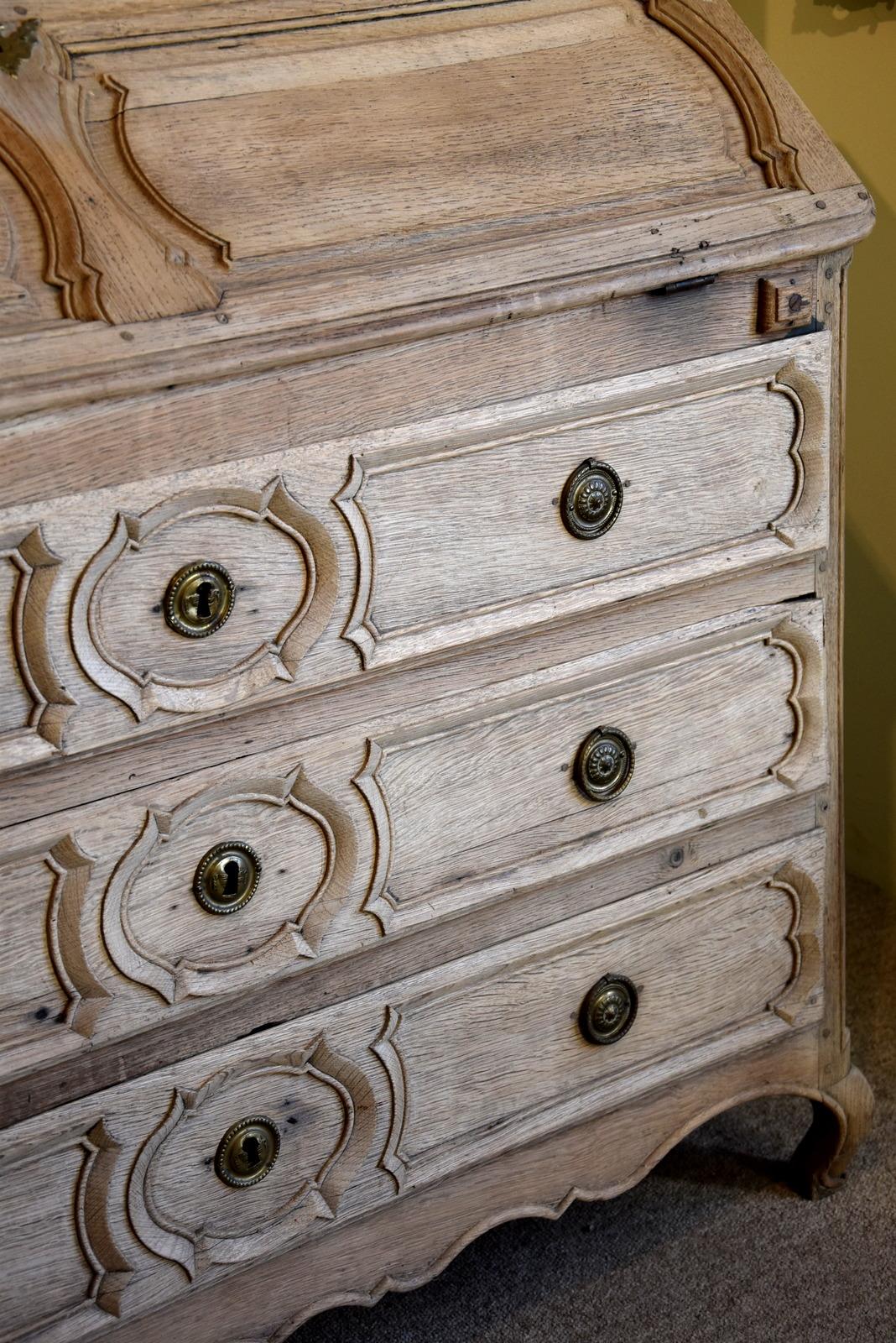 Mid-18th Century, French Stripped Oak Bureau Bookcase In Good Condition In Wiltshire, GB