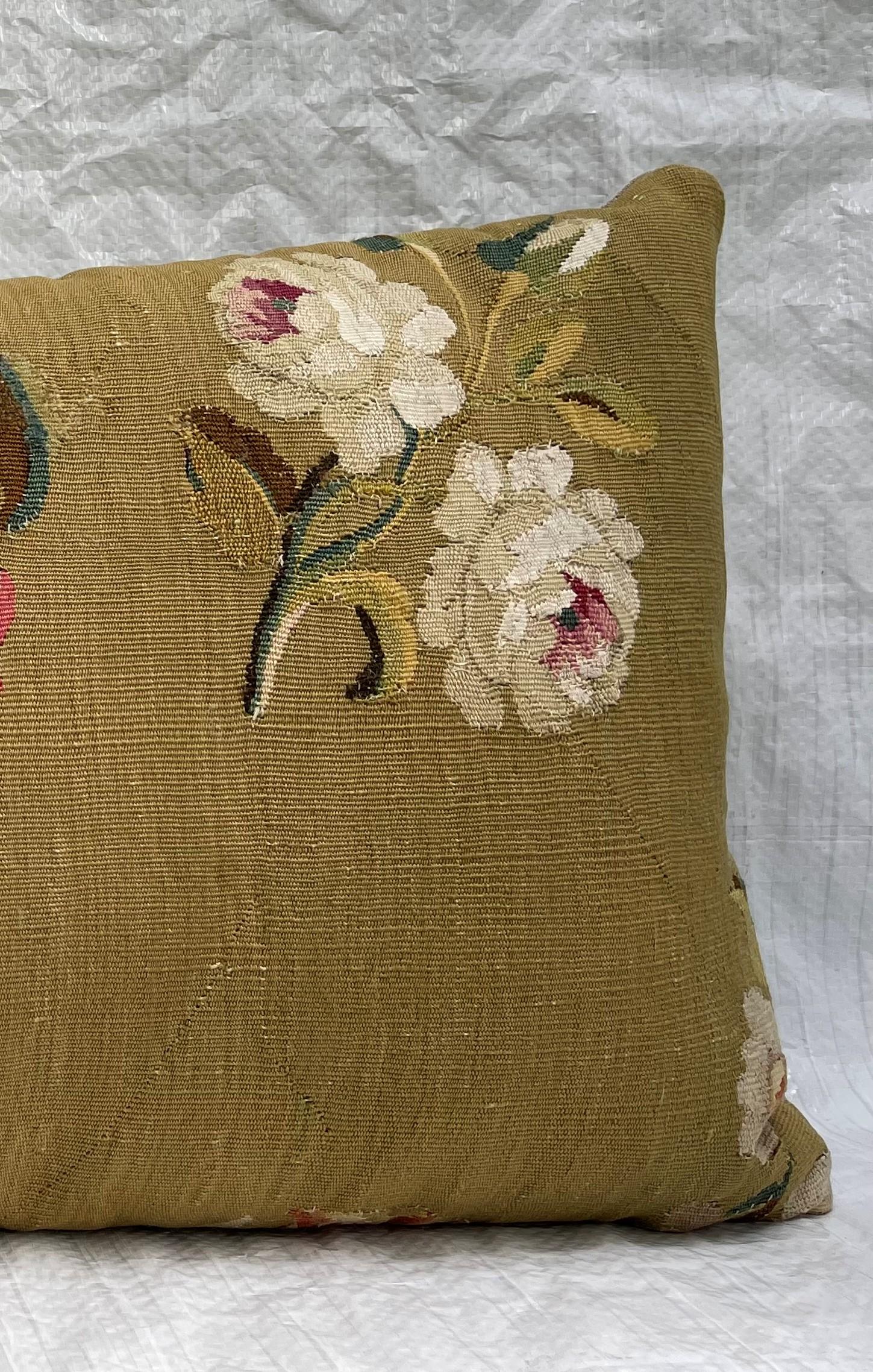 Oreiller en tapisserie française du milieu du 18ème siècle 28