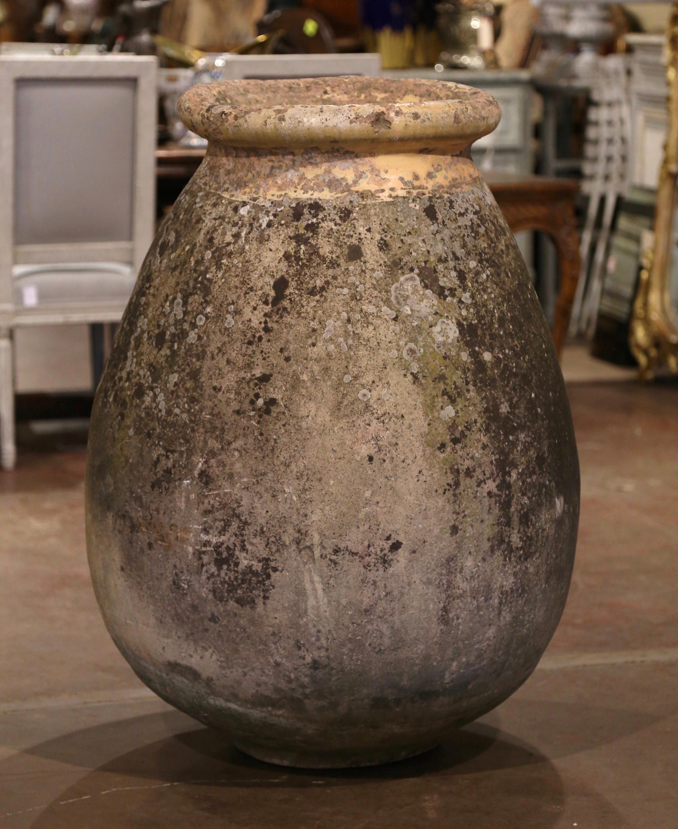 Mid-18th Century, French, Terracotta Olive Jar from Provence In Excellent Condition In Dallas, TX