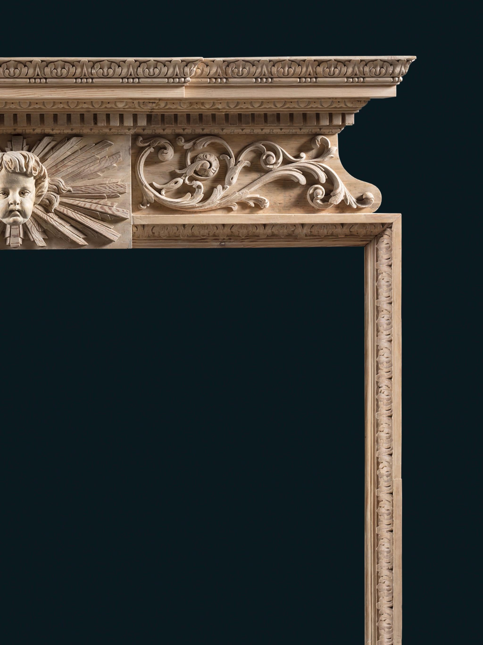 Sculpté à la main Cheminée en pin sculpté du milieu du XVIIIe siècle de George II en vente