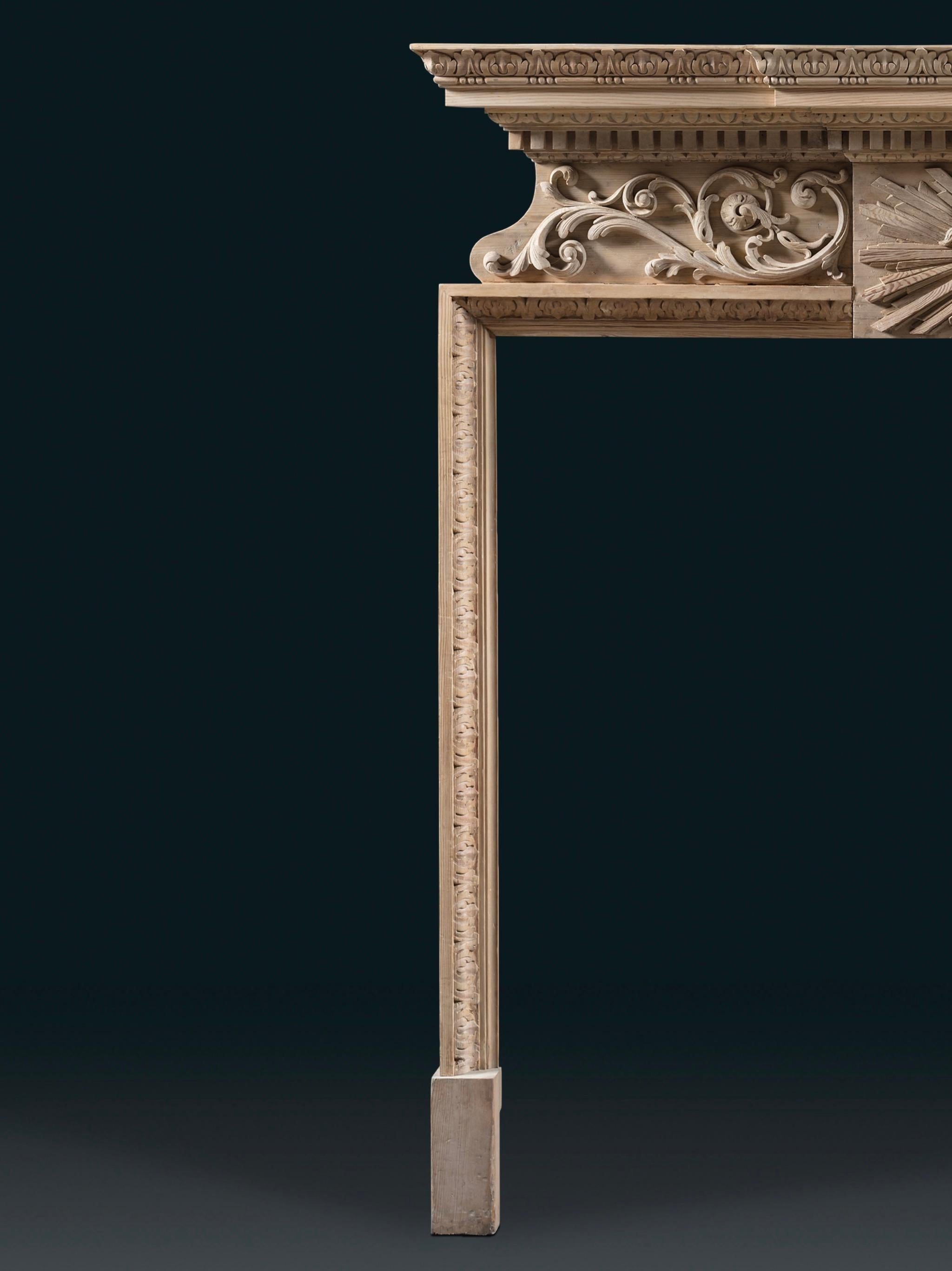 Cheminée en pin sculpté du milieu du XVIIIe siècle de George II Bon état - En vente à London, GB
