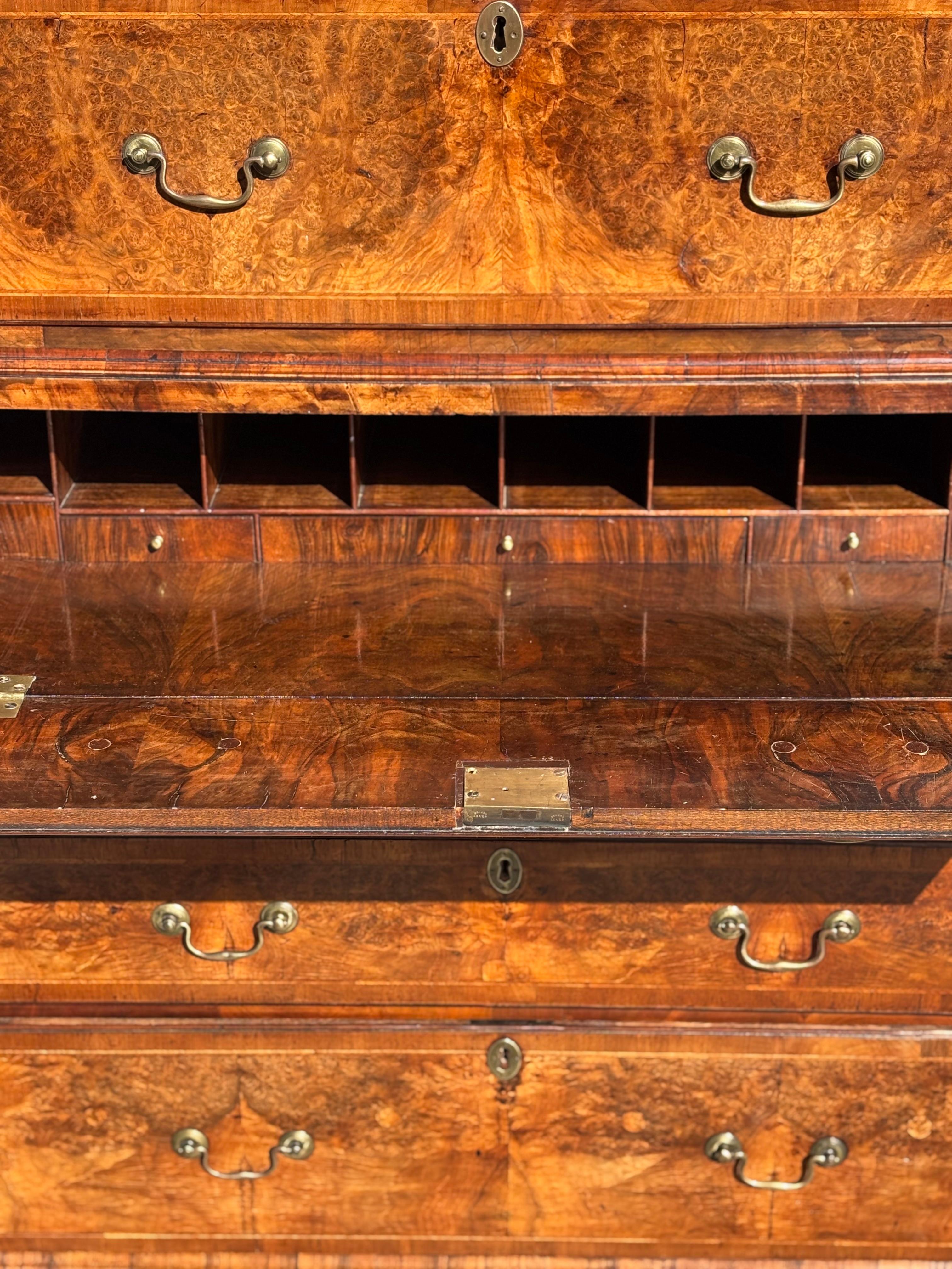 Mid 18th Century George II Period Burr Walnut Tallboy en vente 1