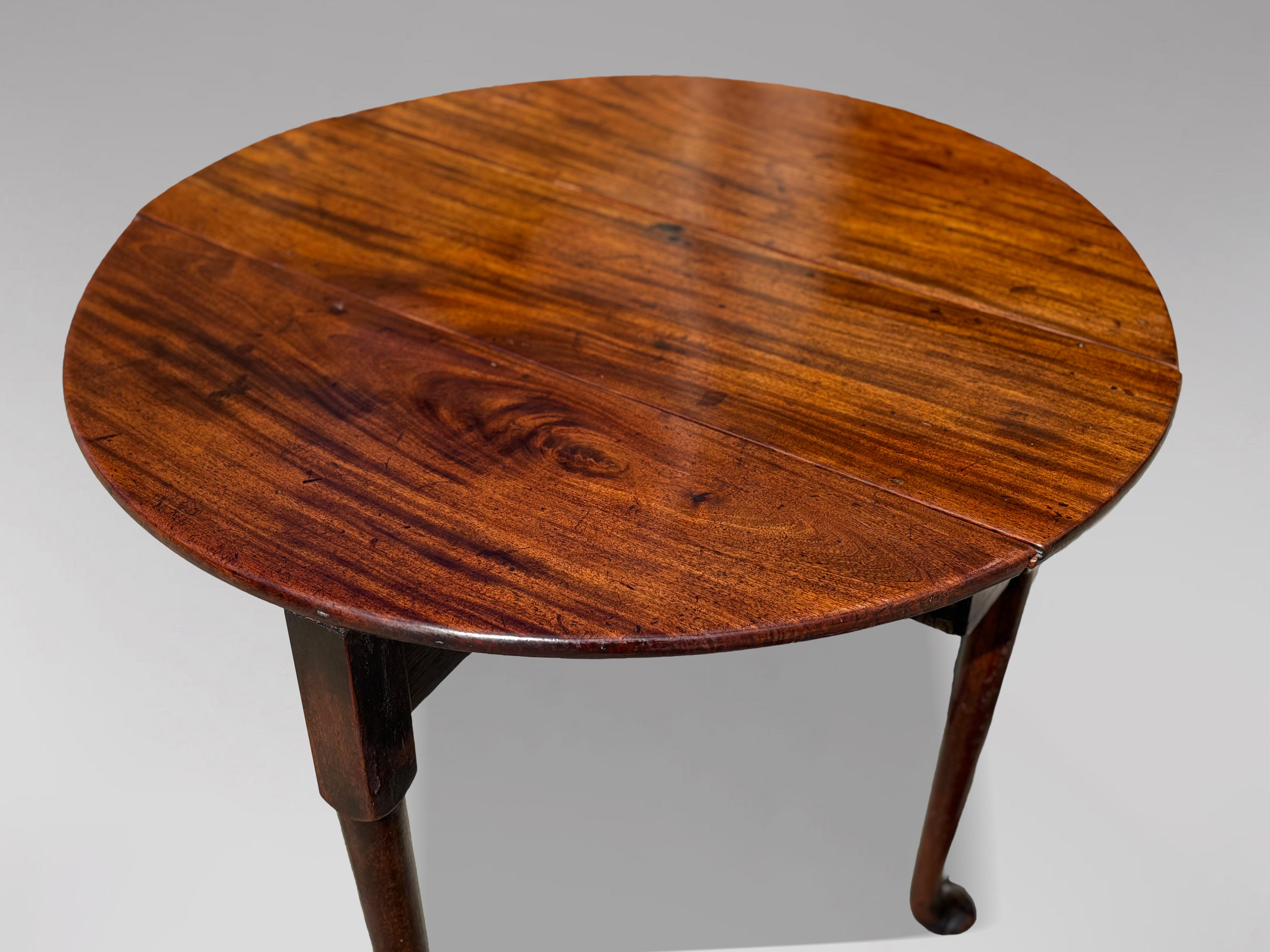 British Mid 18th Century George II Period Mahogany Drop Leaf Table For Sale