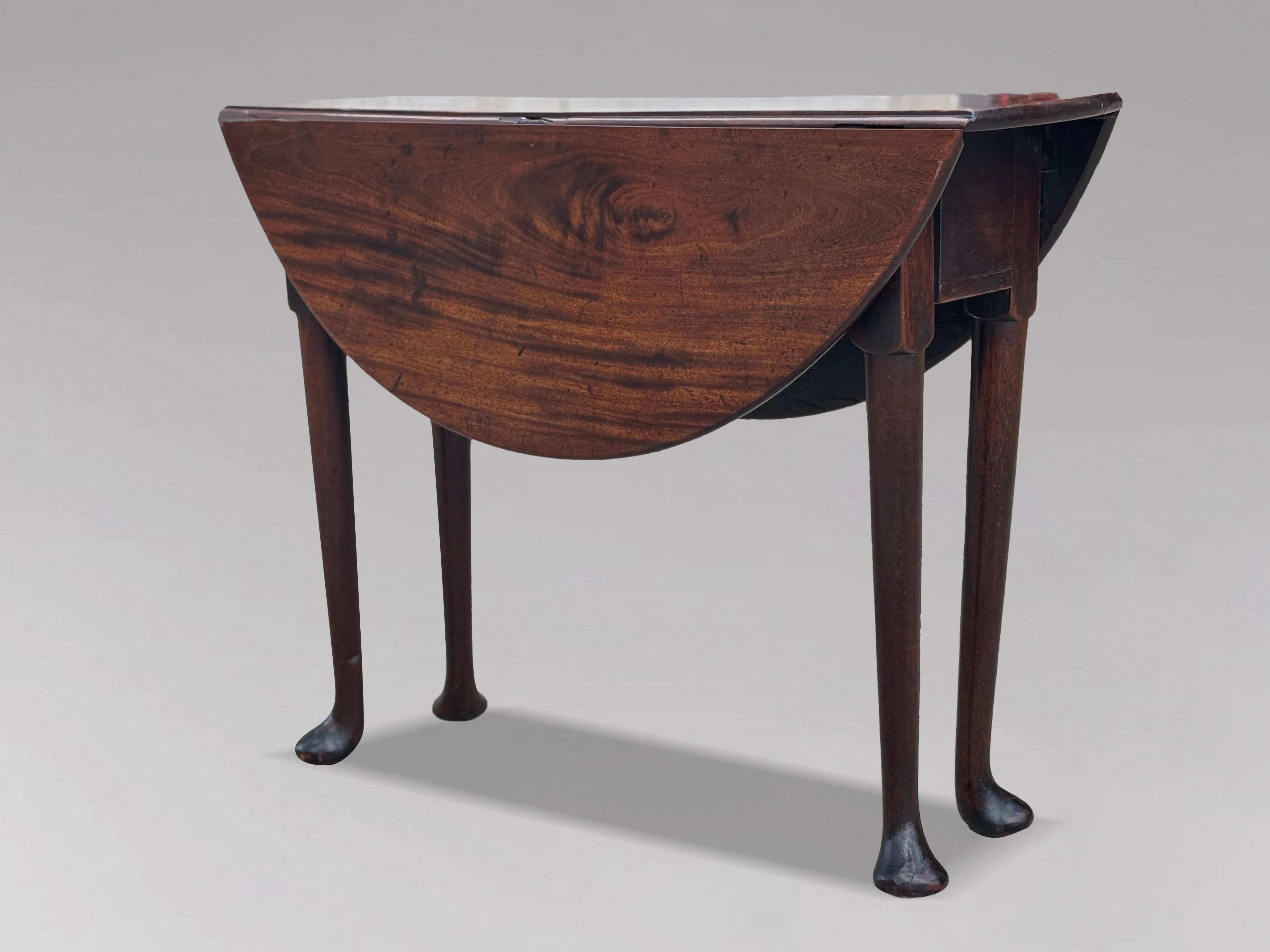 Mid 18th Century George II Period Mahogany Drop Leaf Table For Sale 2