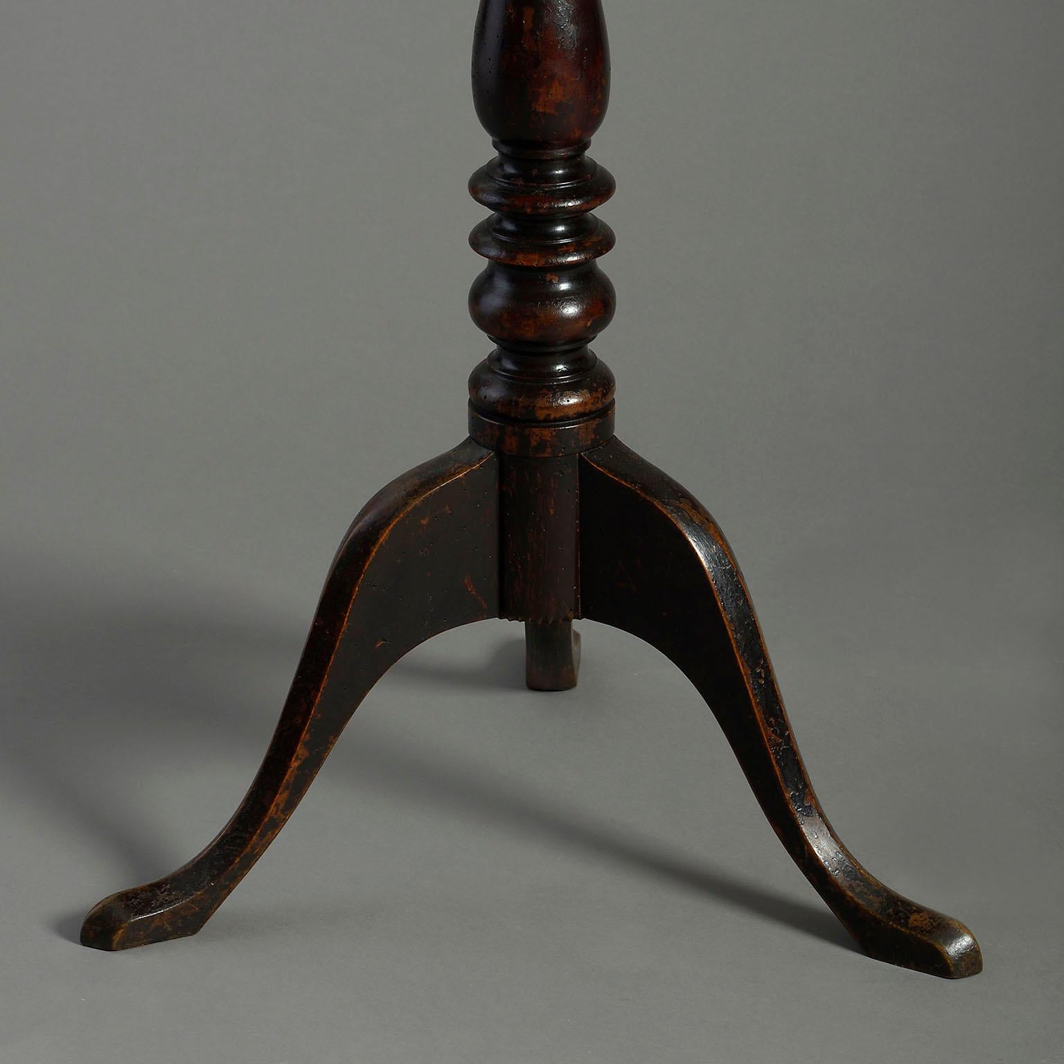 Mid-18th Century George III Period Ebonised Tripod Table In Good Condition For Sale In London, GB