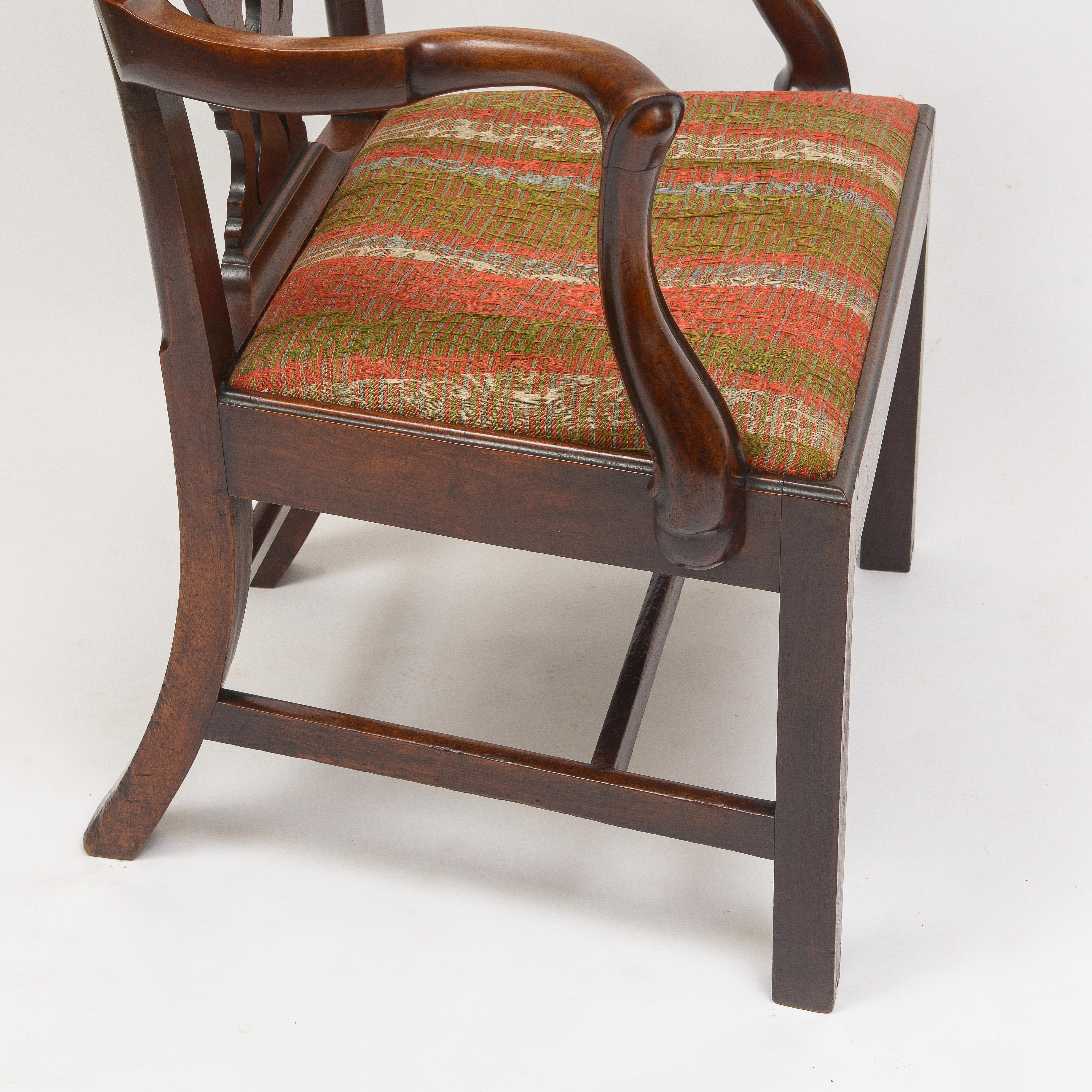 Mitte 18. Jahrhundert georgianischer Sessel (Handgefertigt) im Angebot