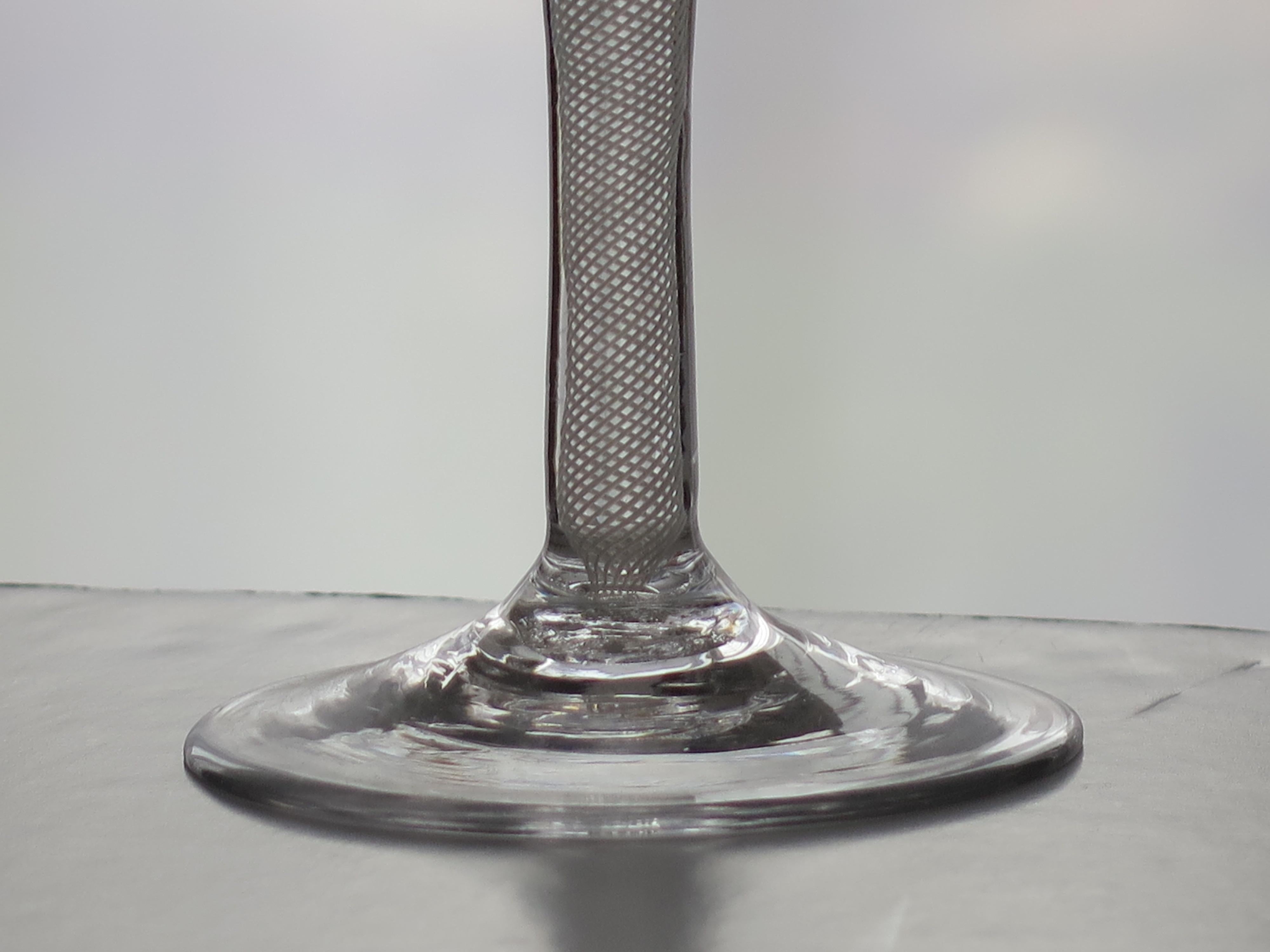 Mid-18th Century Georgian tall Wine Glass hand-blown Cotton Twist opaque Stem For Sale 7