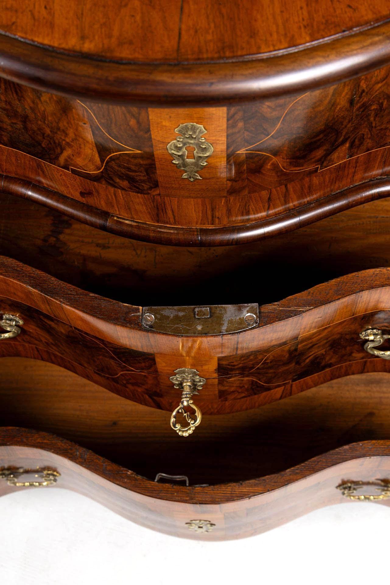 Mid 18th Century German Baroque Chest Of Drawers, Louis XV, Circa 1760 In Good Condition For Sale In Greven, DE