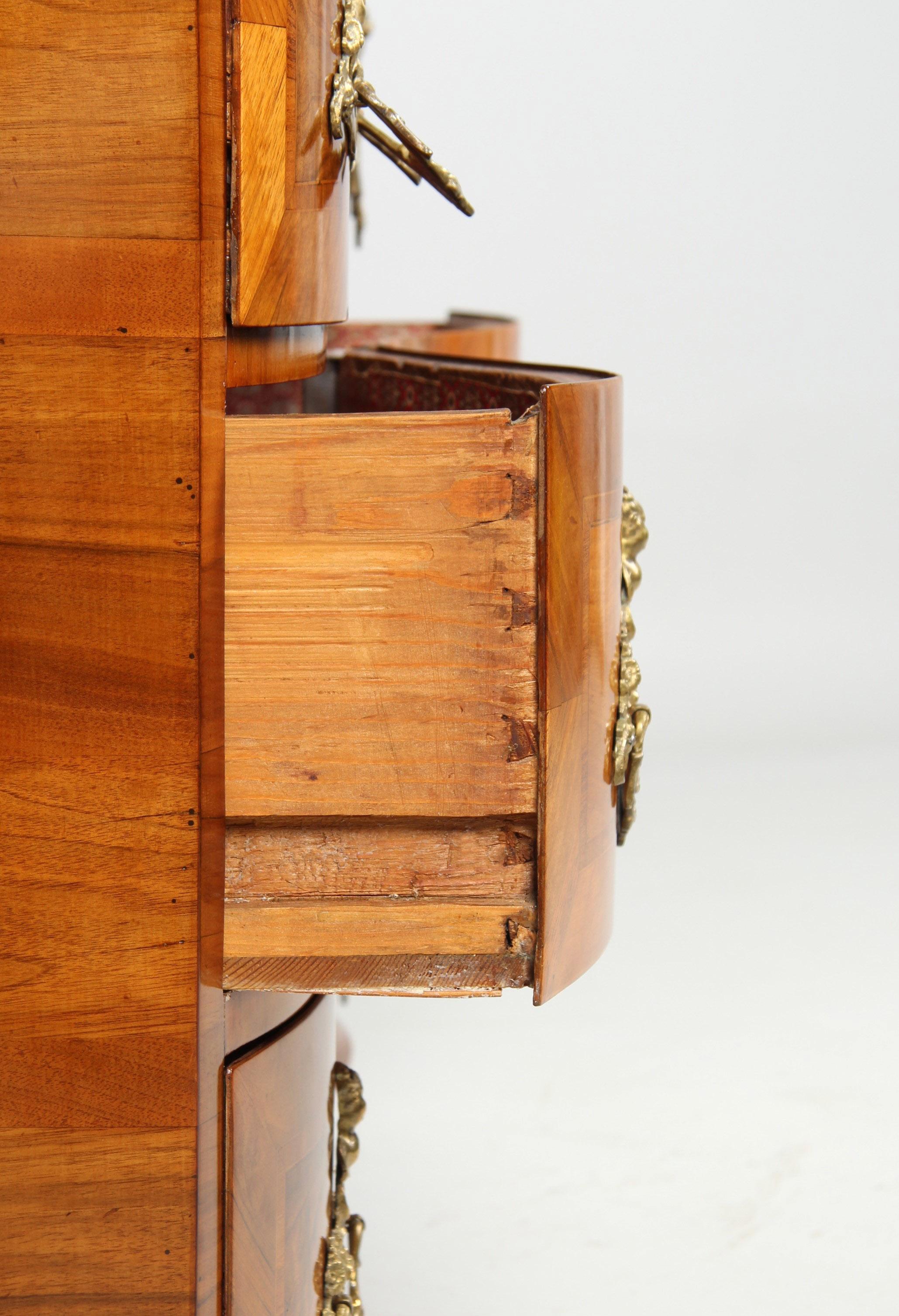 Cassettiera barocca tedesca o Luigi XV della metà del XVIII secolo, Monaco di Baviera, 1760 circa in vendita 3