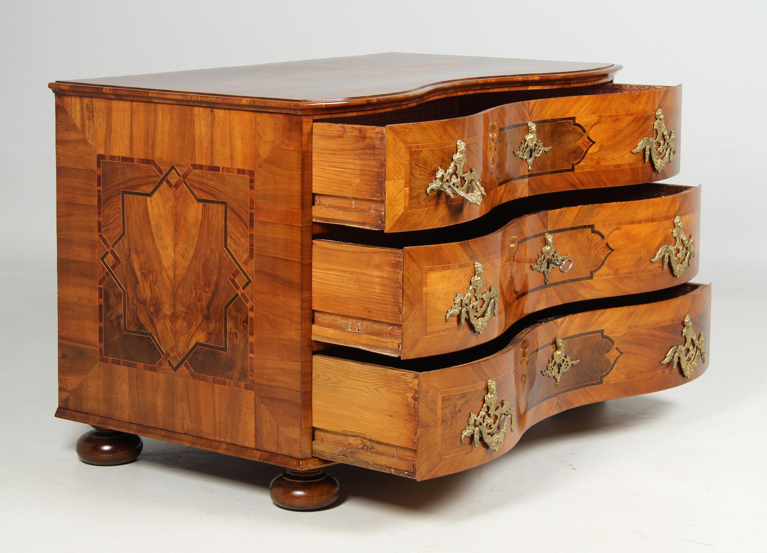 Cassettiera barocca tedesca o Luigi XV della metà del XVIII secolo, Monaco di Baviera, 1760 circa in vendita 4