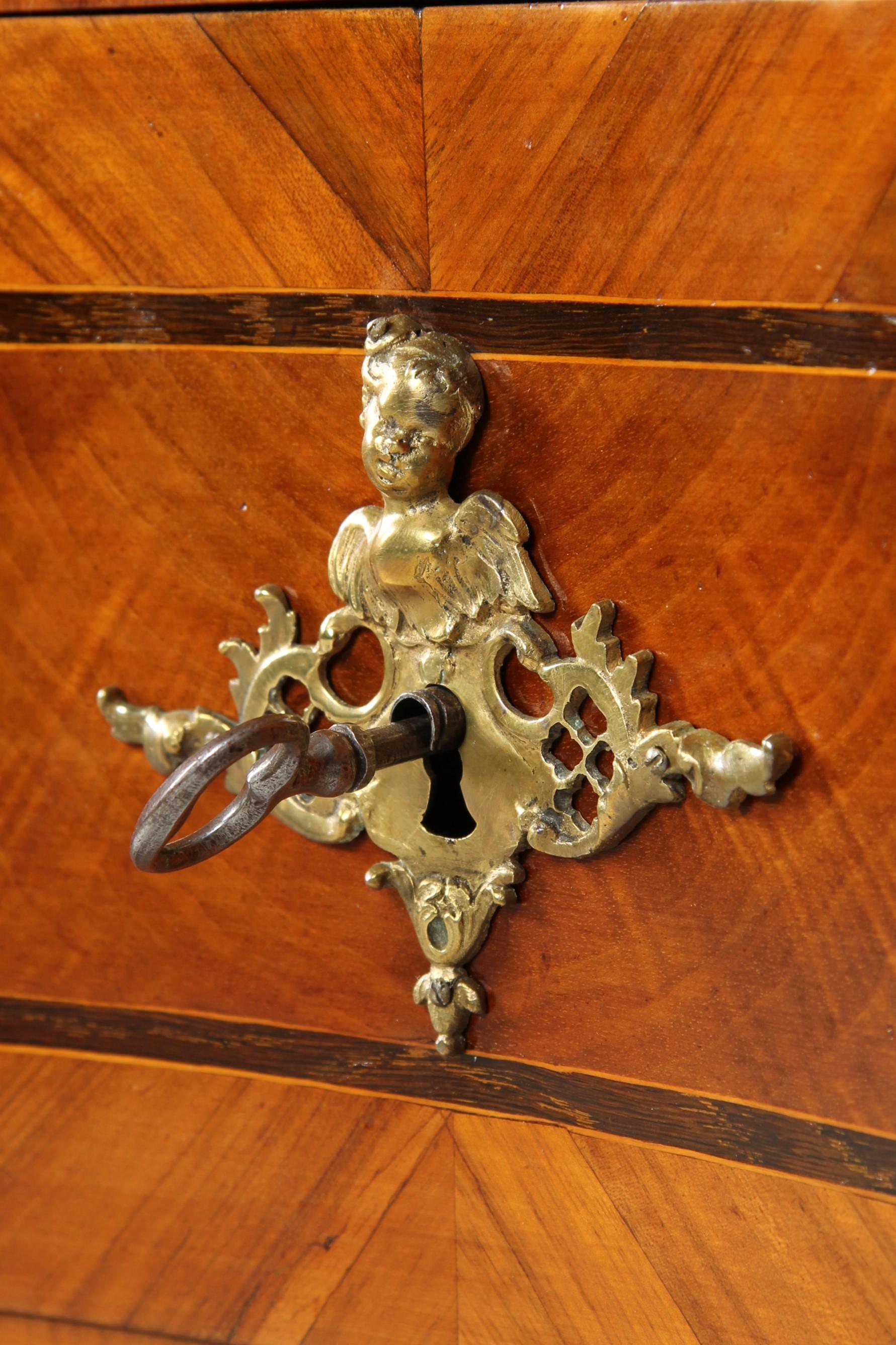 Cassettiera barocca tedesca o Luigi XV della metà del XVIII secolo, Monaco di Baviera, 1760 circa in vendita 8
