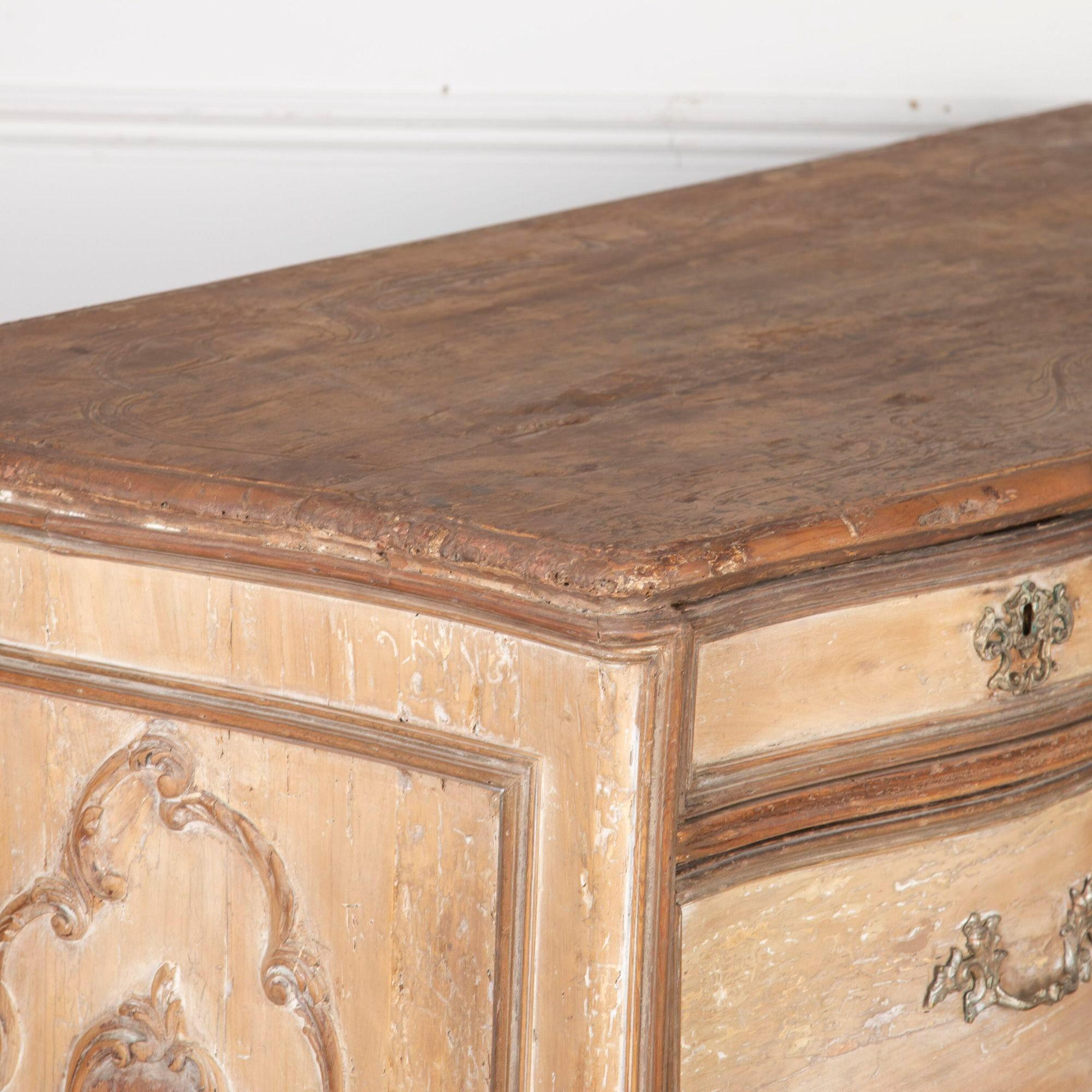 Mid 18th Century Italian Commode 1