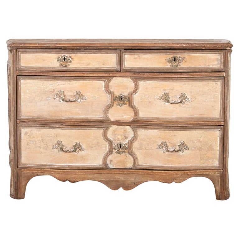 Mid 18th Century Italian Commode For Sale at 1stDibs