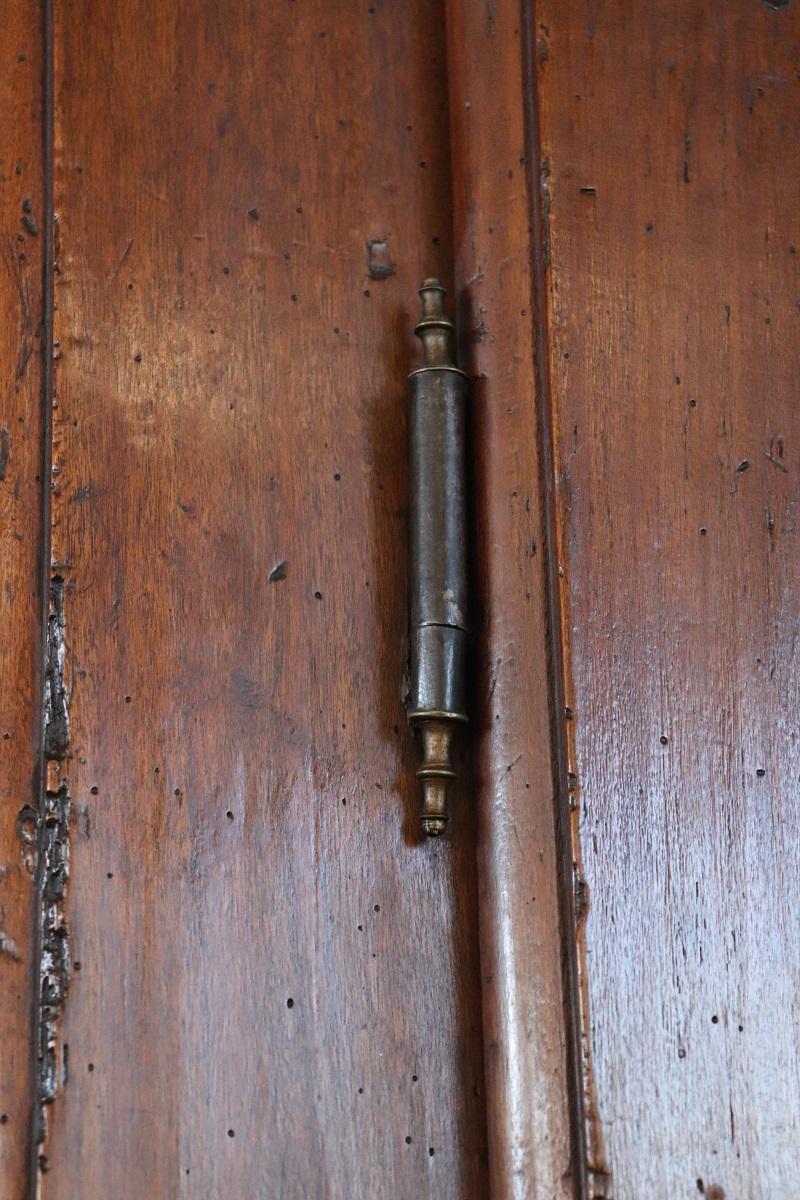 Mid 18th Century Italian Louis XV Solid Poplar Wood Antique Cupboard or Cabinet For Sale 9