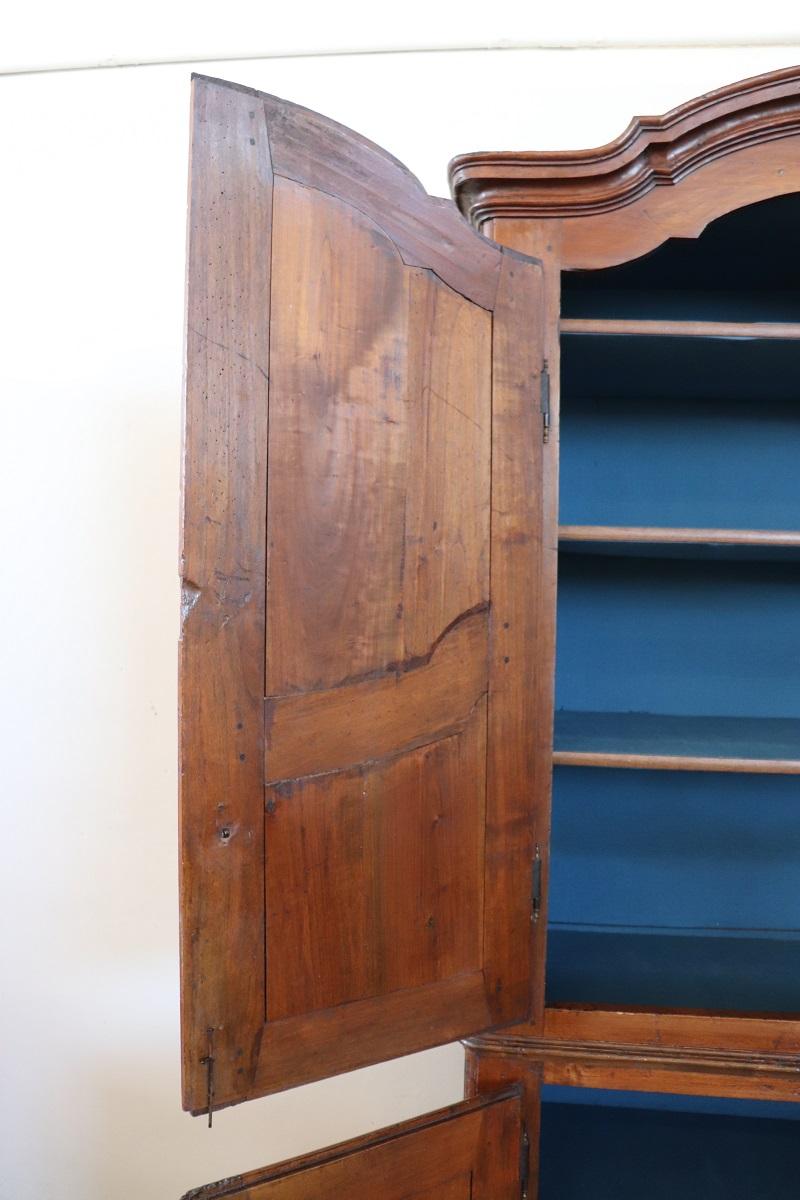 Mid 18th Century Italian Louis XV Solid Poplar Wood Antique Cupboard or Cabinet For Sale 17