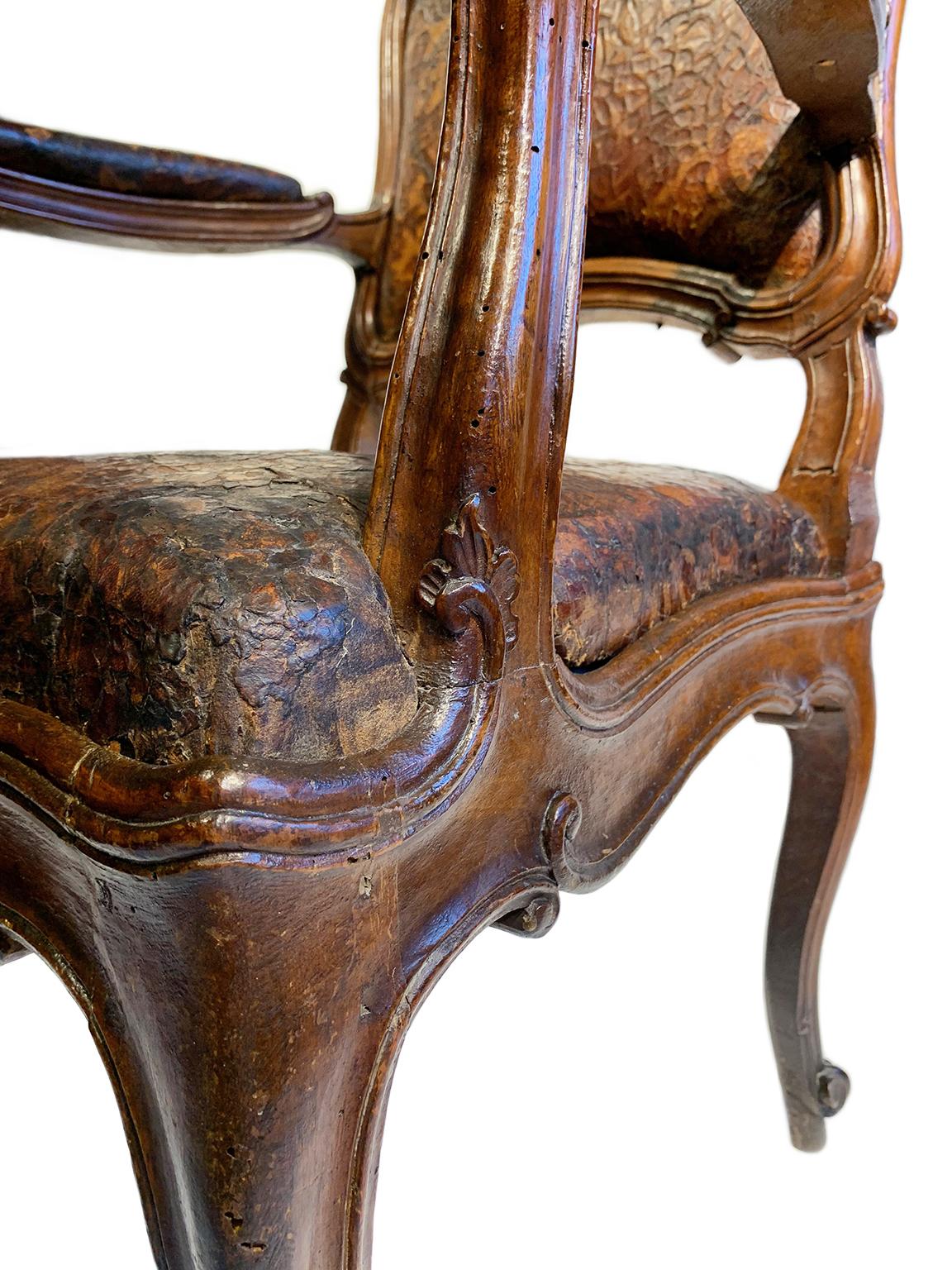 Mid-18th Century Italian Pair of Armchairs with Leather Covers, Milan circa 1750 For Sale 10