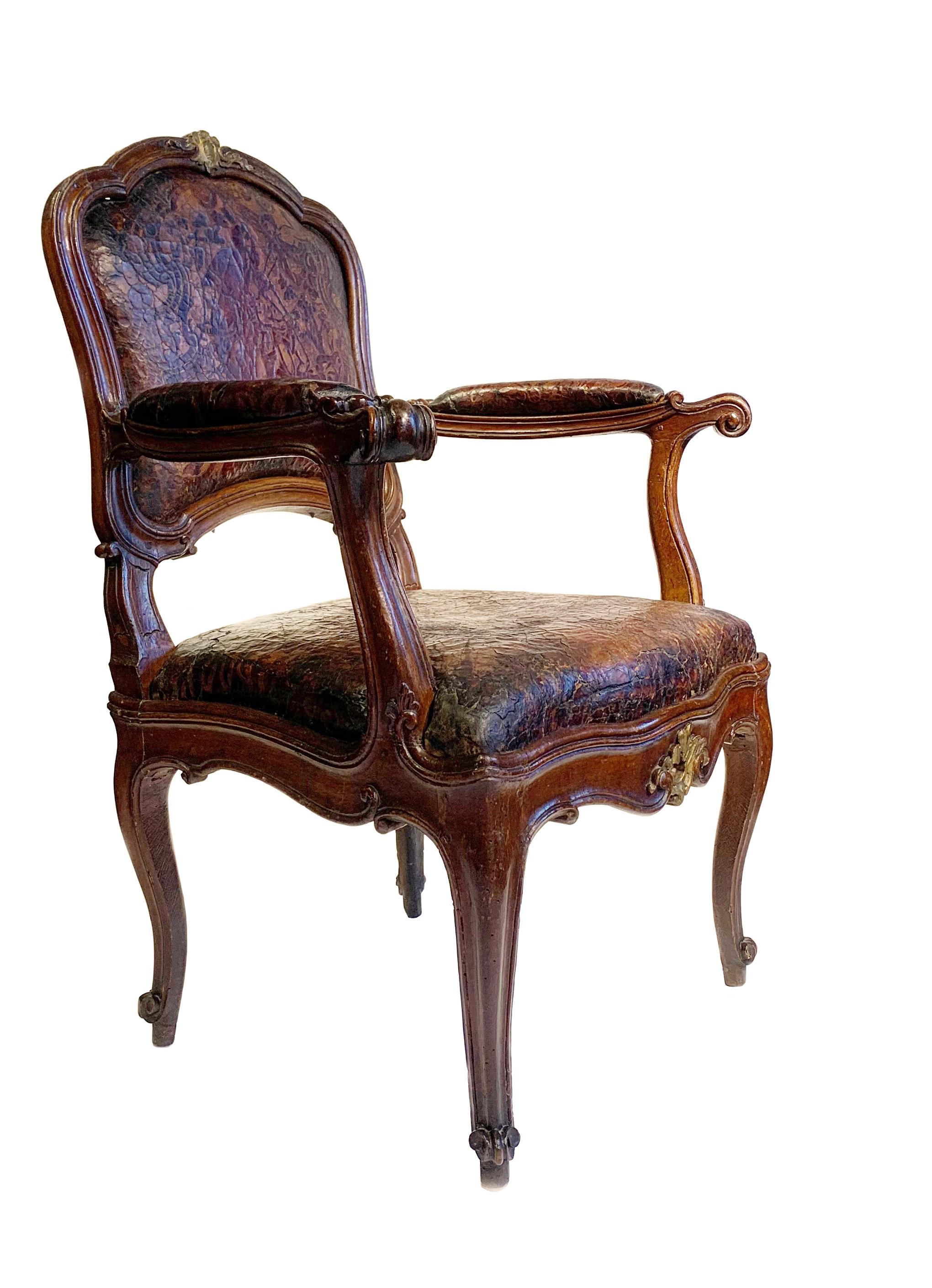 Mid-18th Century Italian Pair of Armchairs with Leather Covers, Milan circa 1750 For Sale 2