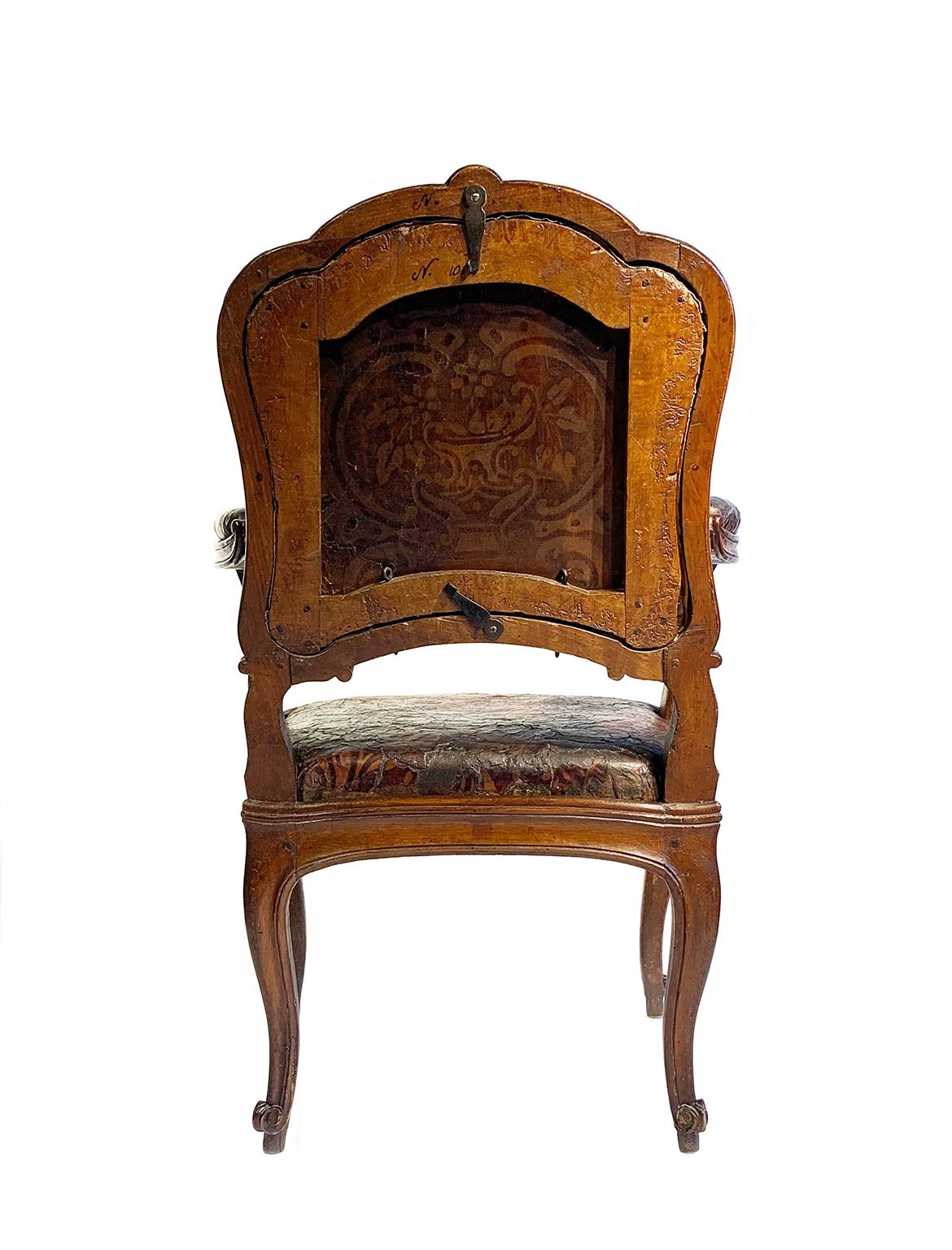 Mid-18th Century Italian Pair of Armchairs with Leather Covers, Milan circa 1750 For Sale 4