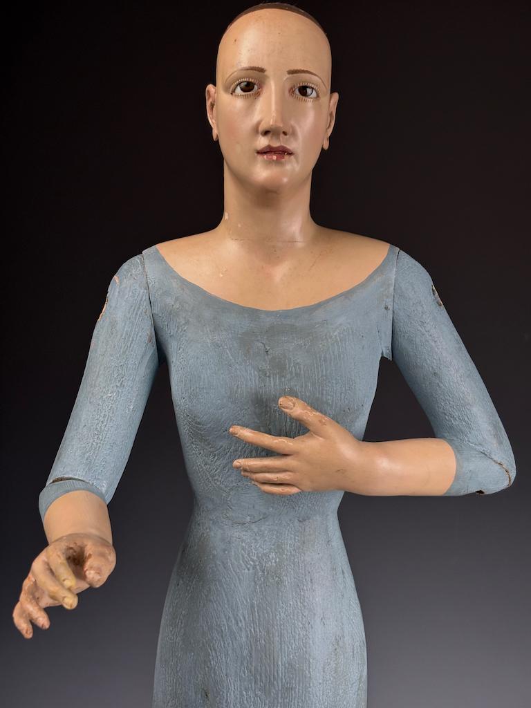 Figura di Santos in policromia e gesso della metà del XVIII secolo (Santa donna) in vendita 9
