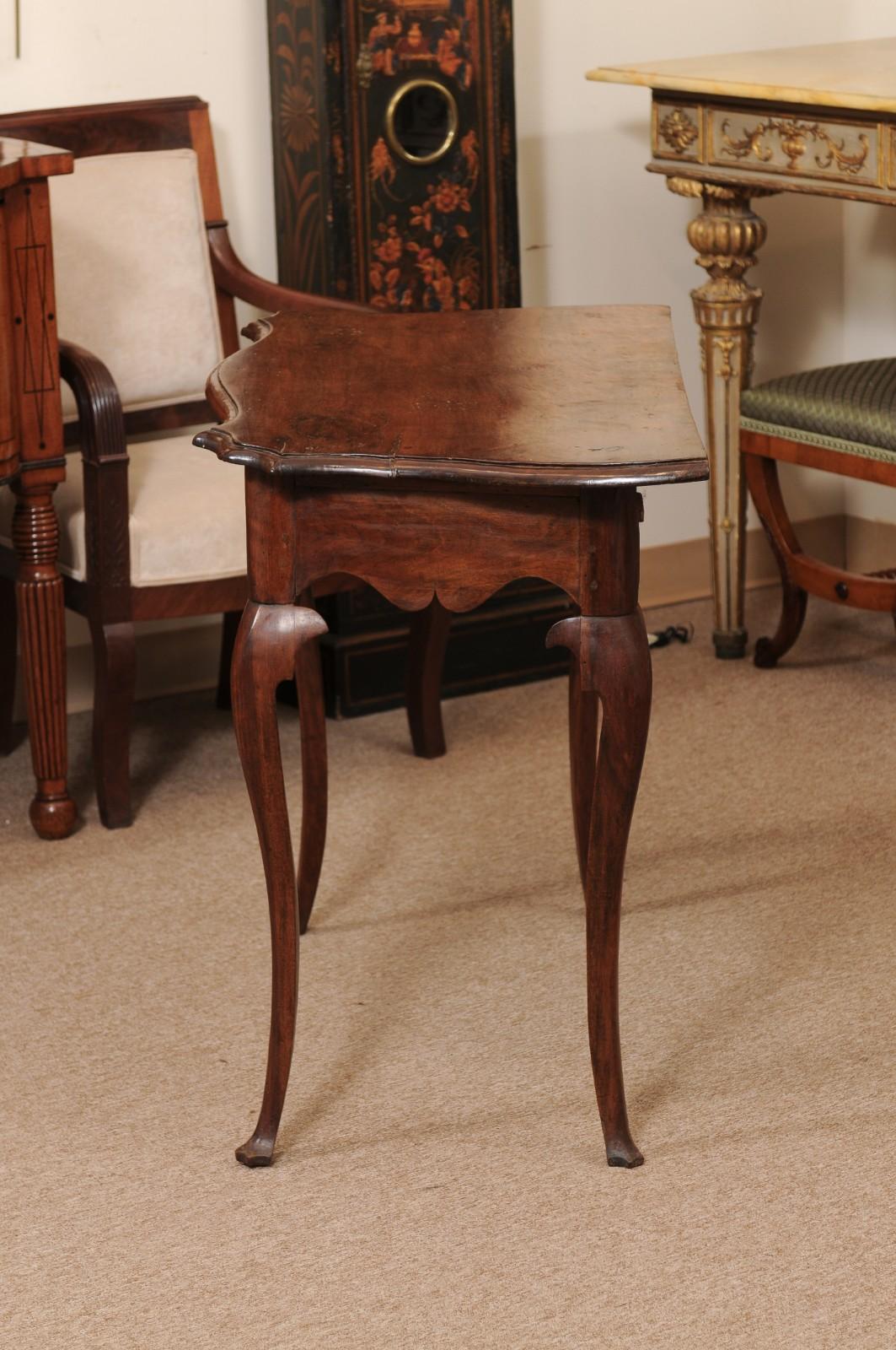 Mid 18th Century Italian Rococo Walnut Console Table with Drawer For Sale 7