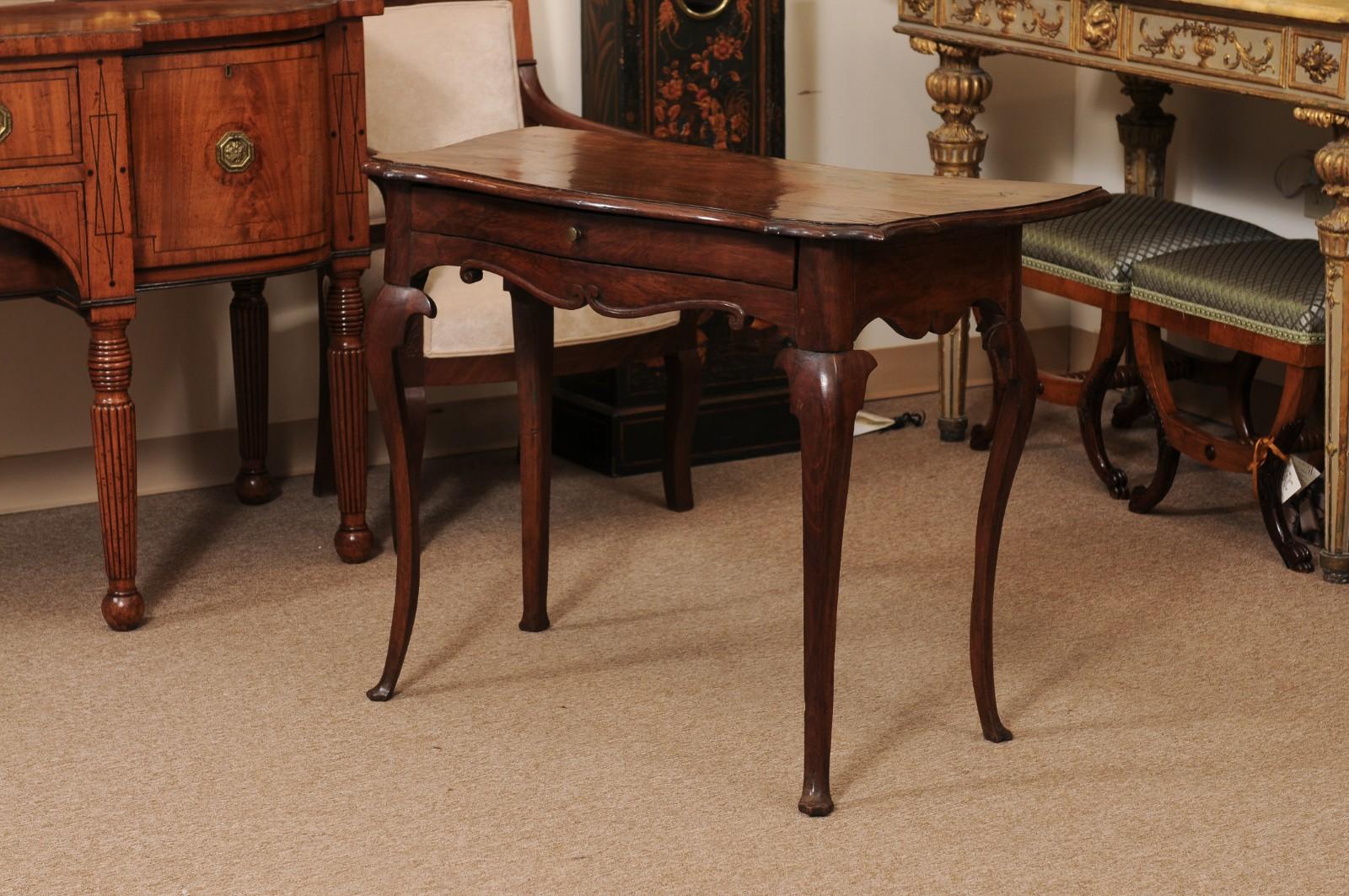 Mid 18th Century Italian Rococo Walnut Console Table with Drawer For Sale 8