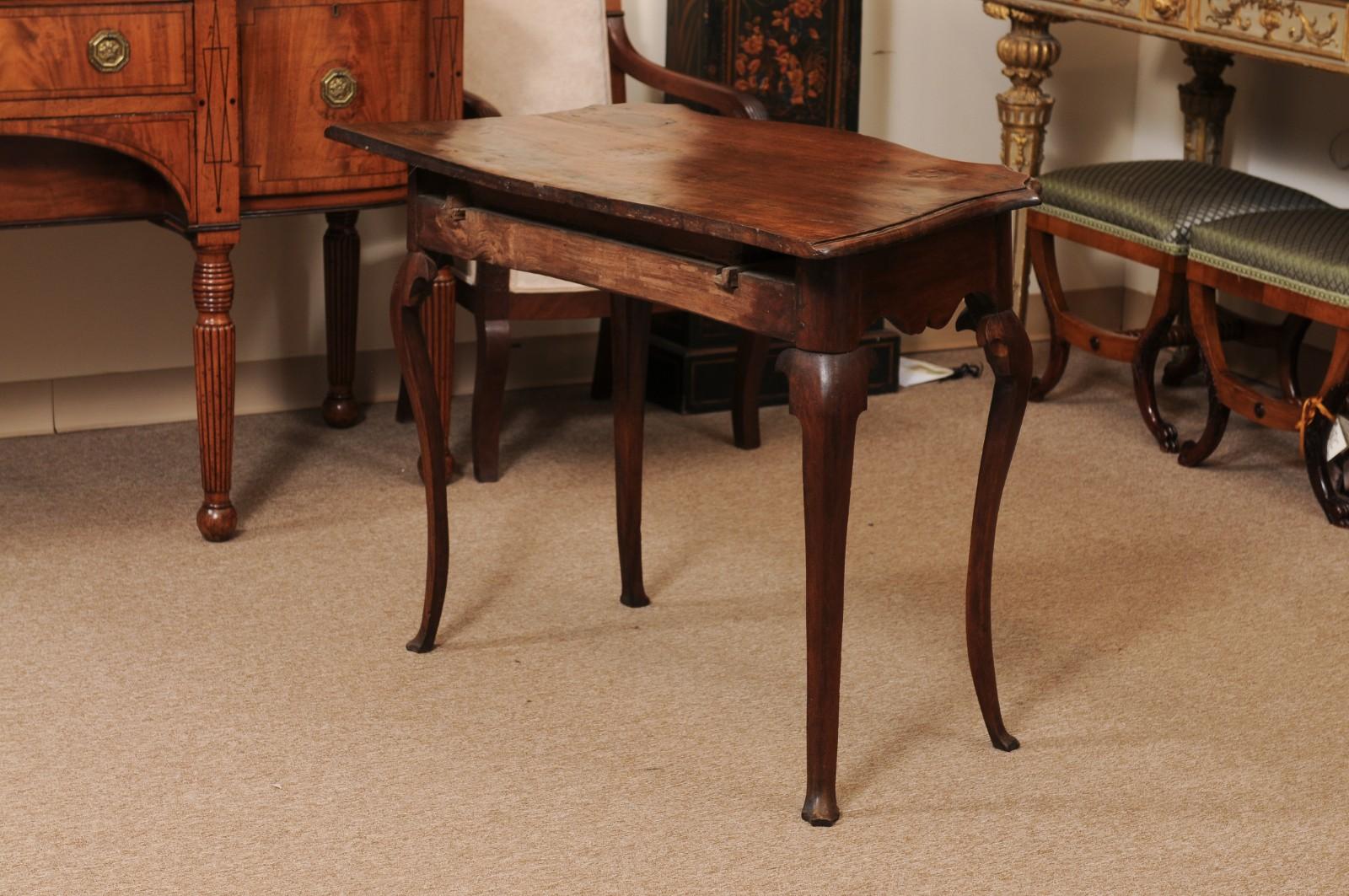 Mid 18th Century Italian Rococo Walnut Console Table with Drawer For Sale 4