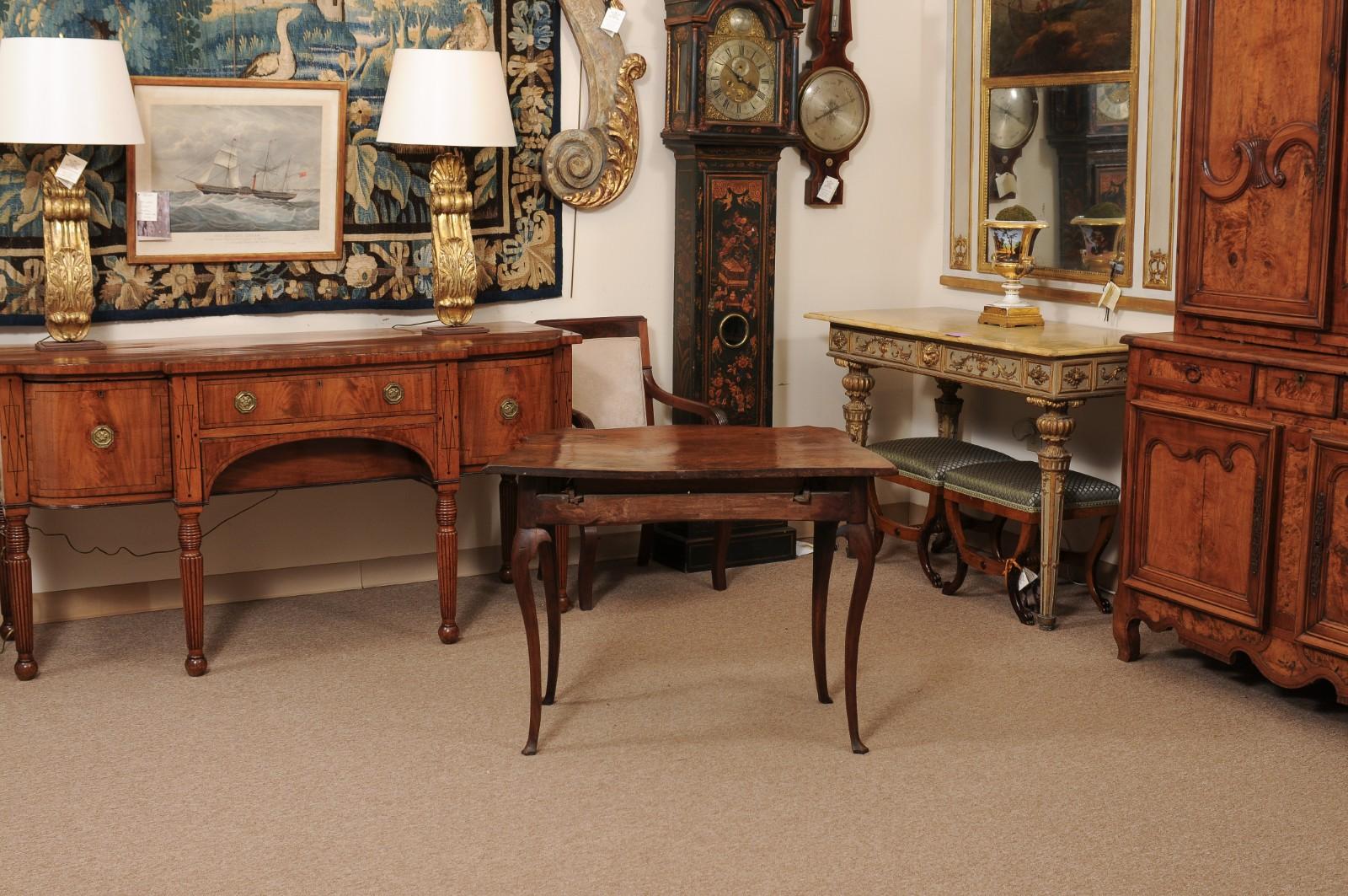 Mid 18th Century Italian Rococo Walnut Console Table with Drawer For Sale 5
