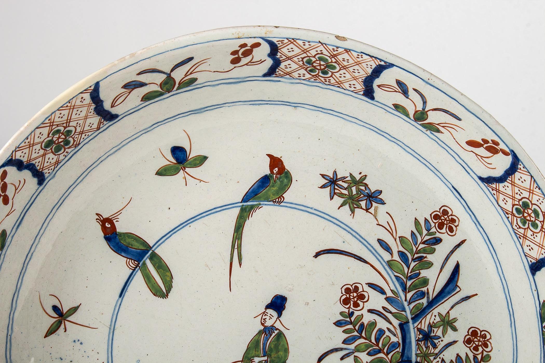Chinoiserie Mid-18th Century, Large Faience Delft Round Dish, circa 1720-1750