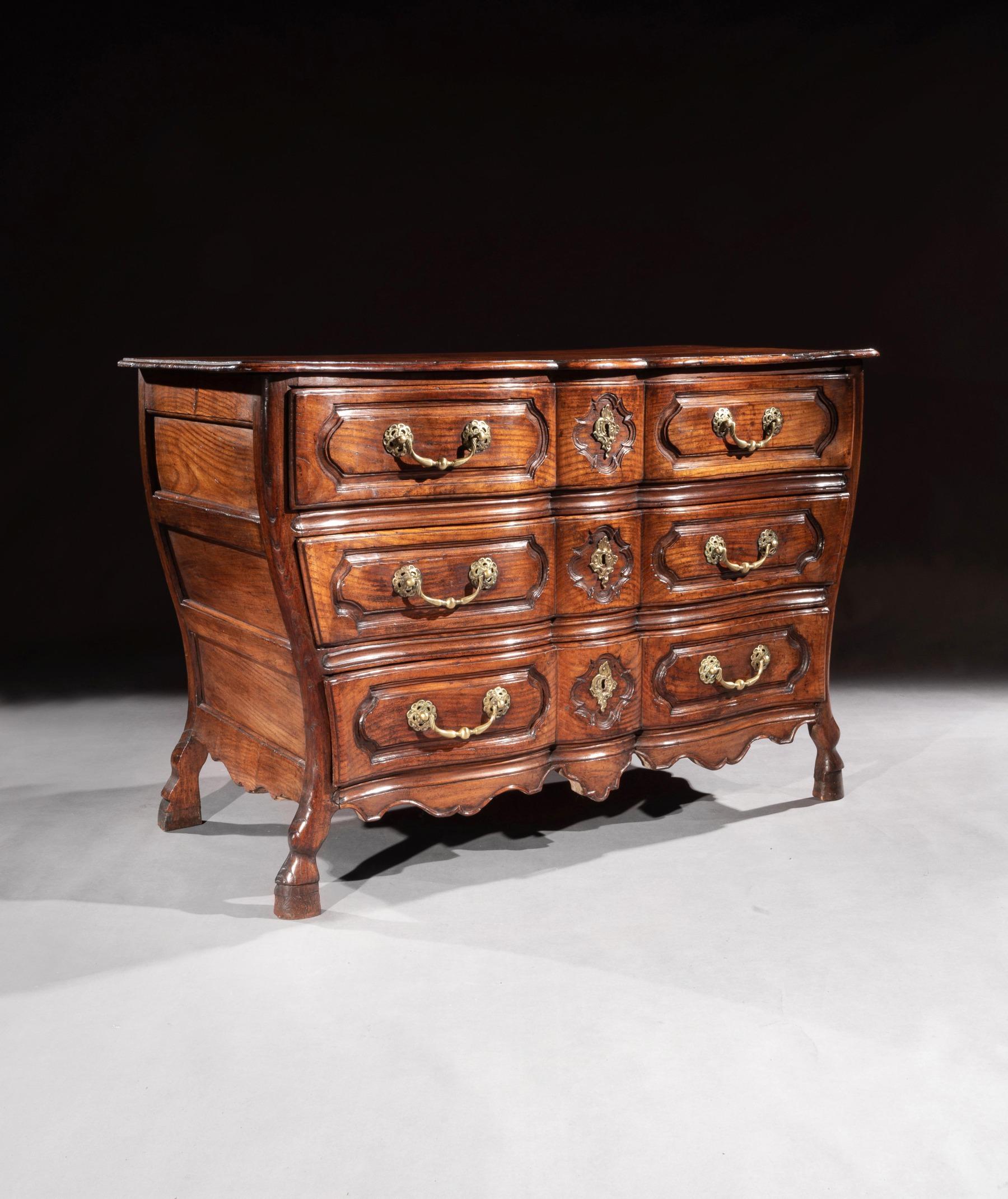 French Mid-18th Century Louis XV Bombe Shaped Chestnut Provincial Commode For Sale